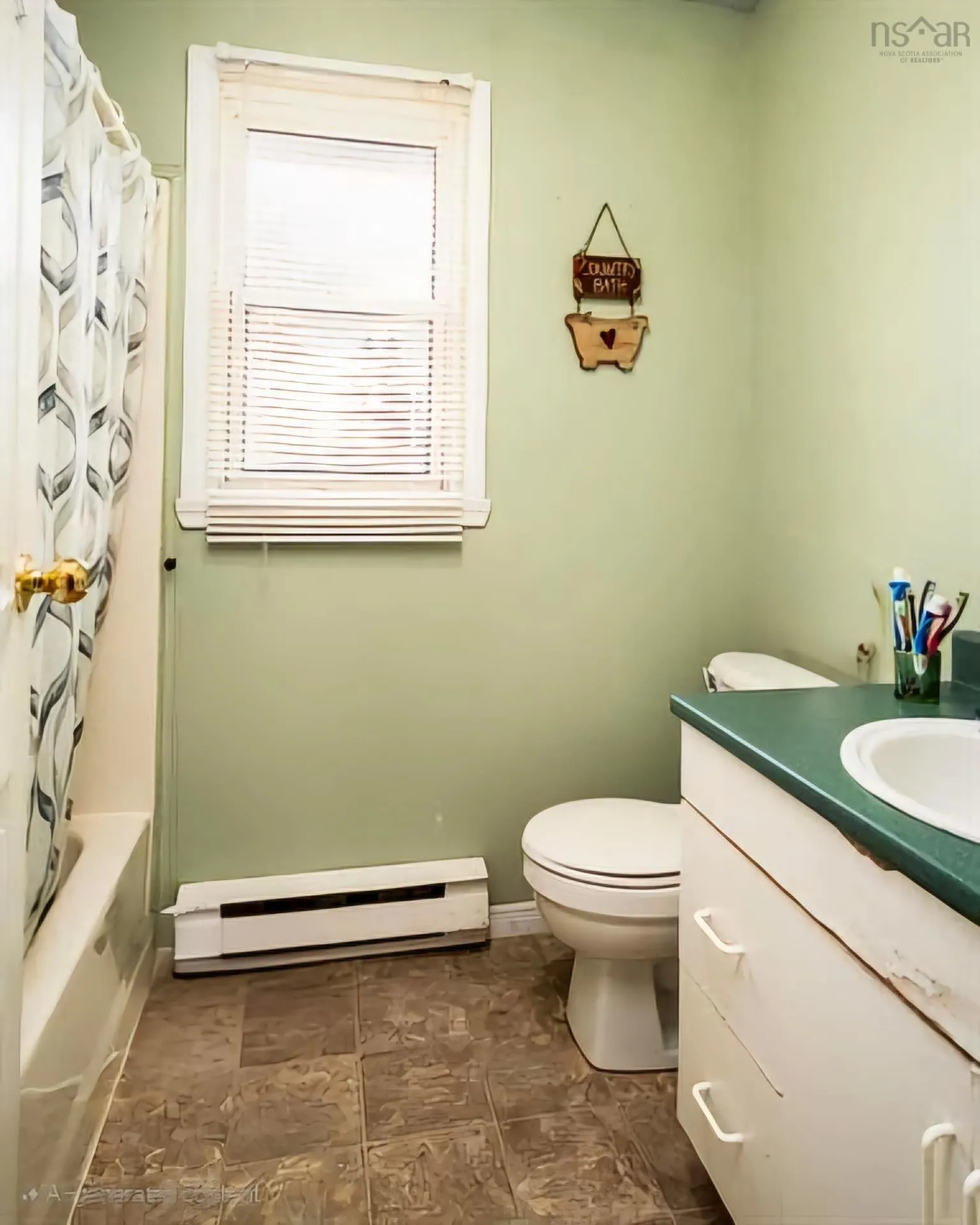704 Queen Street, Port Hawkesbury, NS B9A 2W8, 6 Bedrooms Bedrooms, ,Residential Income,For Sale,Queen,202523486