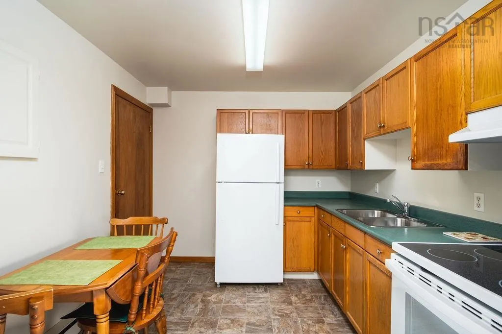 704 Queen Street, Port Hawkesbury, NS B9A 2W8, 6 Bedrooms Bedrooms, ,Residential Income,For Sale,Queen,202523486