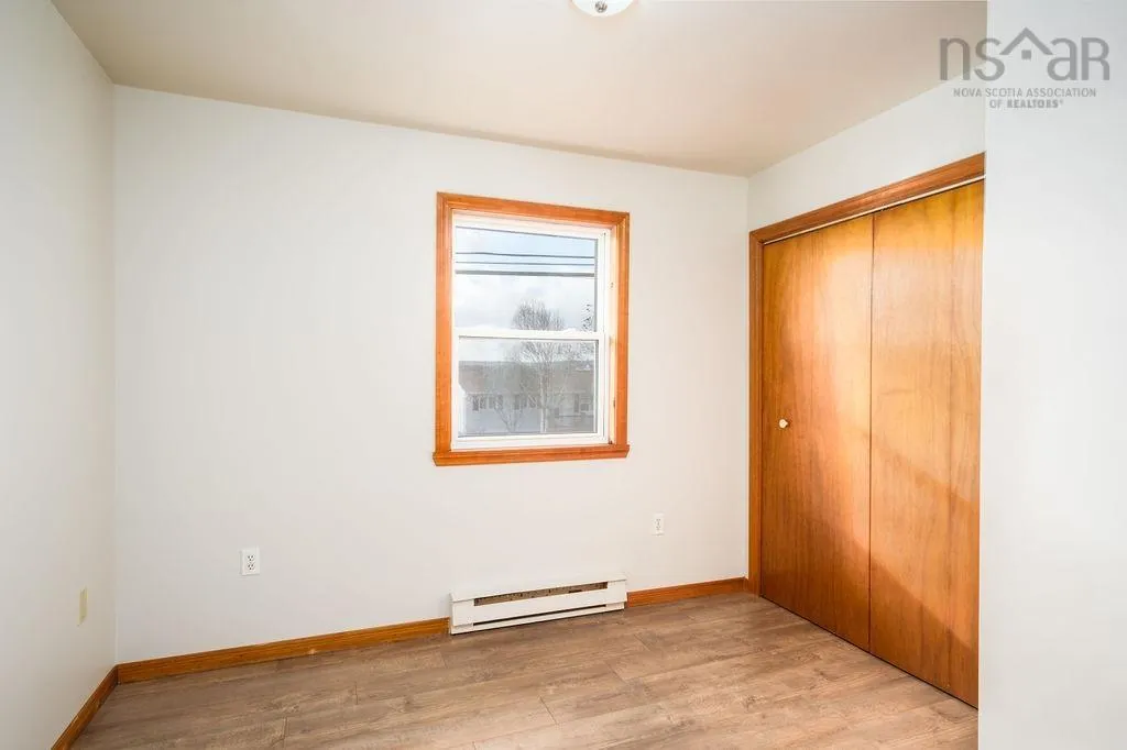 704 Queen Street, Port Hawkesbury, NS B9A 2W8, 6 Bedrooms Bedrooms, ,Residential Income,For Sale,Queen,202523486