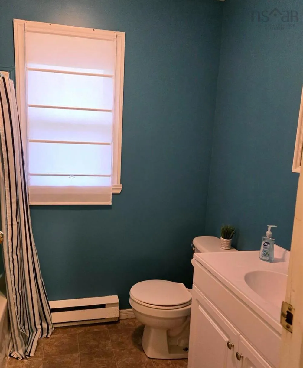 704 Queen Street, Port Hawkesbury, NS B9A 2W8, 6 Bedrooms Bedrooms, ,Residential Income,For Sale,Queen,202523486