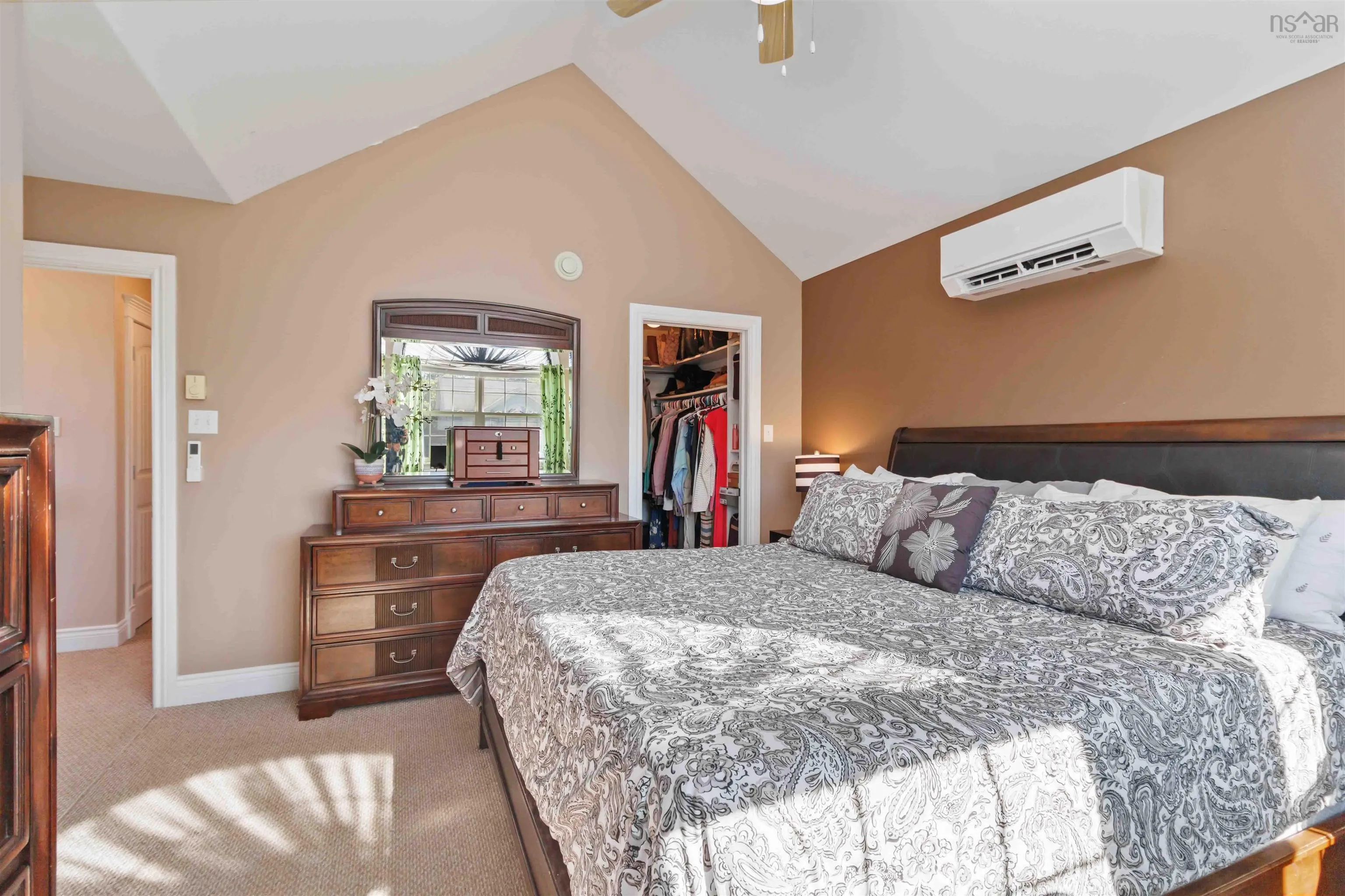 77 St Clair Avenue, Dartmouth, NS B2X 0B2, 3 Bedrooms Bedrooms, ,4 BathroomsBathrooms,Residential,For Sale,St Clair,202520476