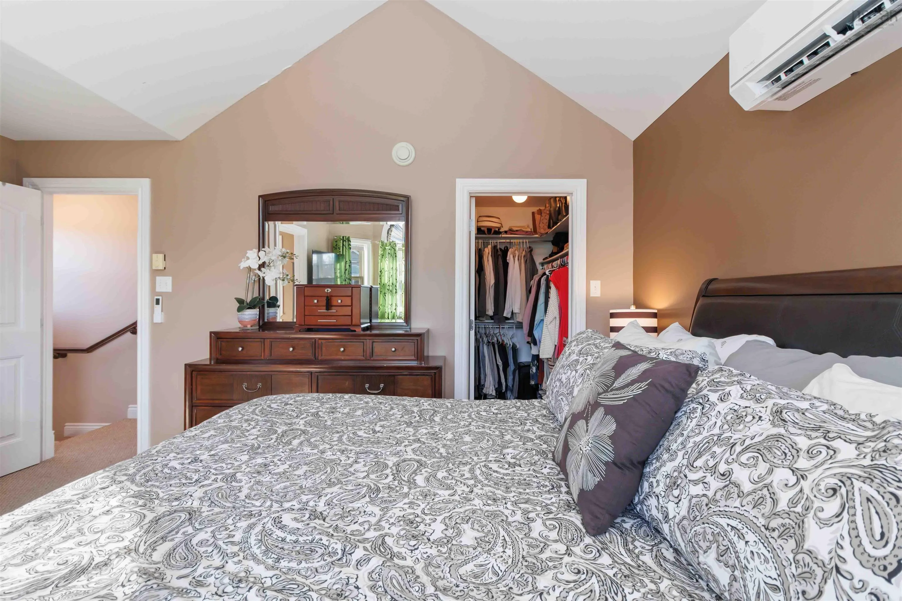 77 St Clair Avenue, Dartmouth, NS B2X 0B2, 3 Bedrooms Bedrooms, ,4 BathroomsBathrooms,Residential,For Sale,St Clair,202520476