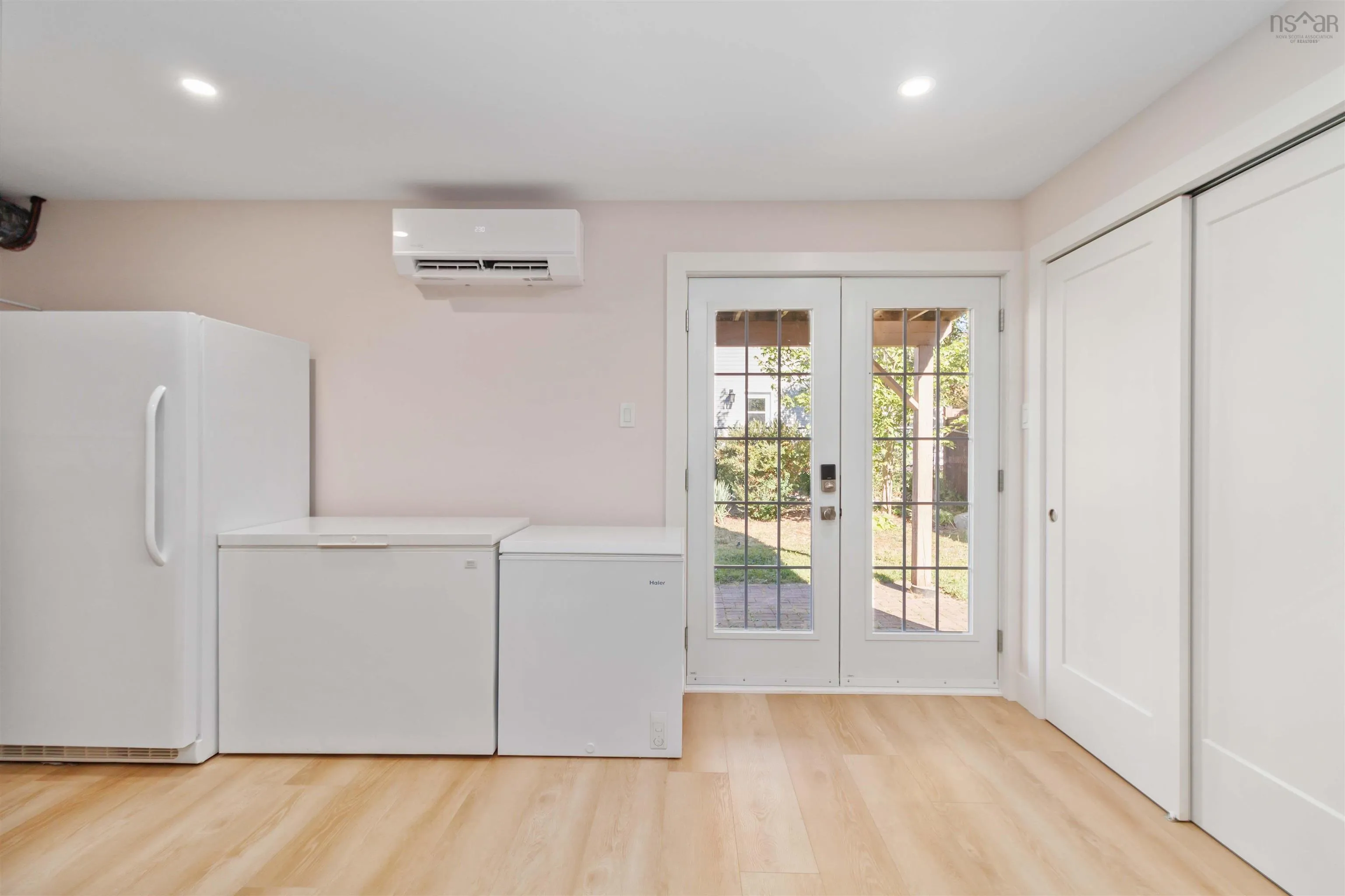 77 St Clair Avenue, Dartmouth, NS B2X 0B2, 3 Bedrooms Bedrooms, ,4 BathroomsBathrooms,Residential,For Sale,St Clair,202520476