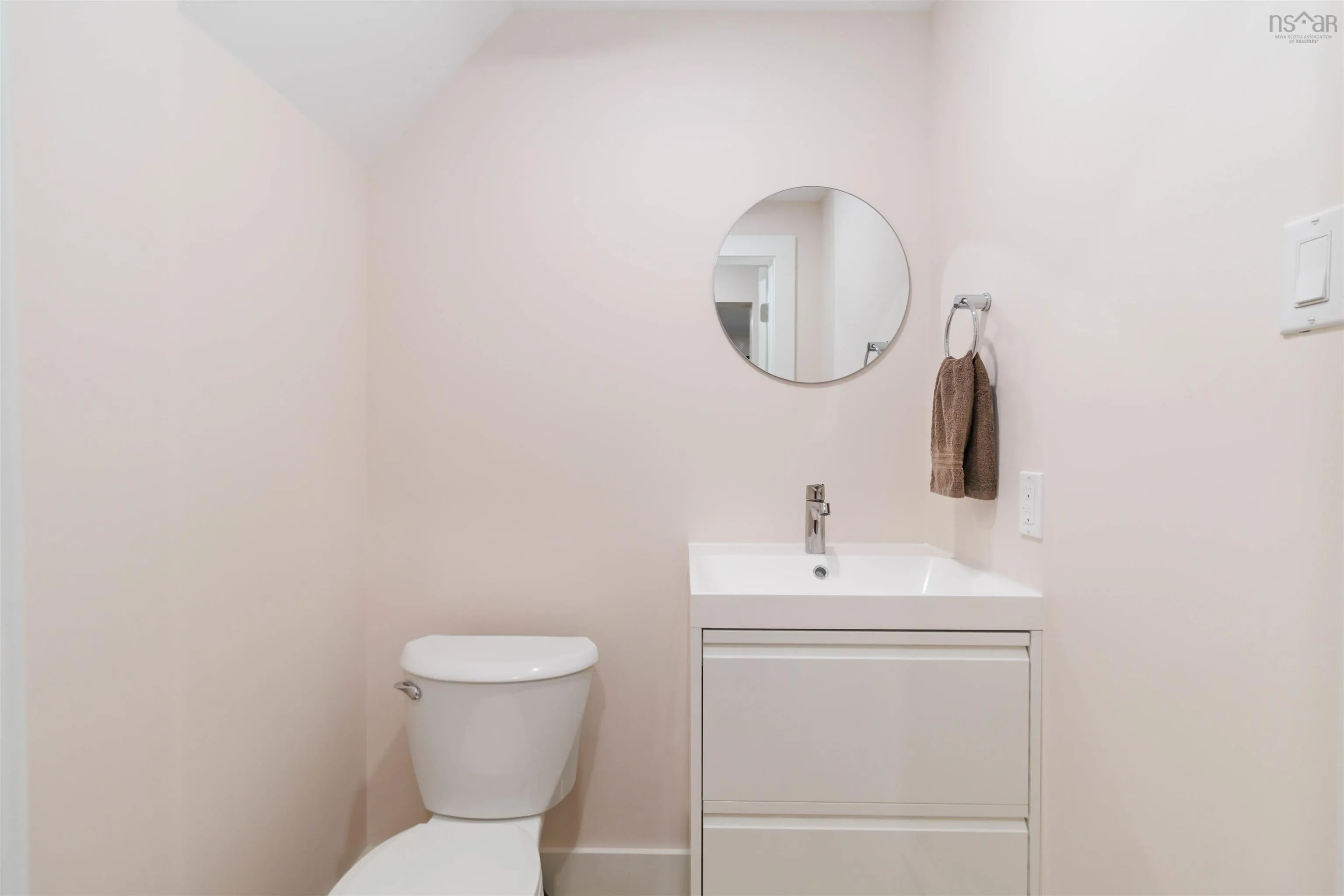 77 St Clair Avenue, Dartmouth, NS B2X 0B2, 3 Bedrooms Bedrooms, ,4 BathroomsBathrooms,Residential,For Sale,St Clair,202520476
