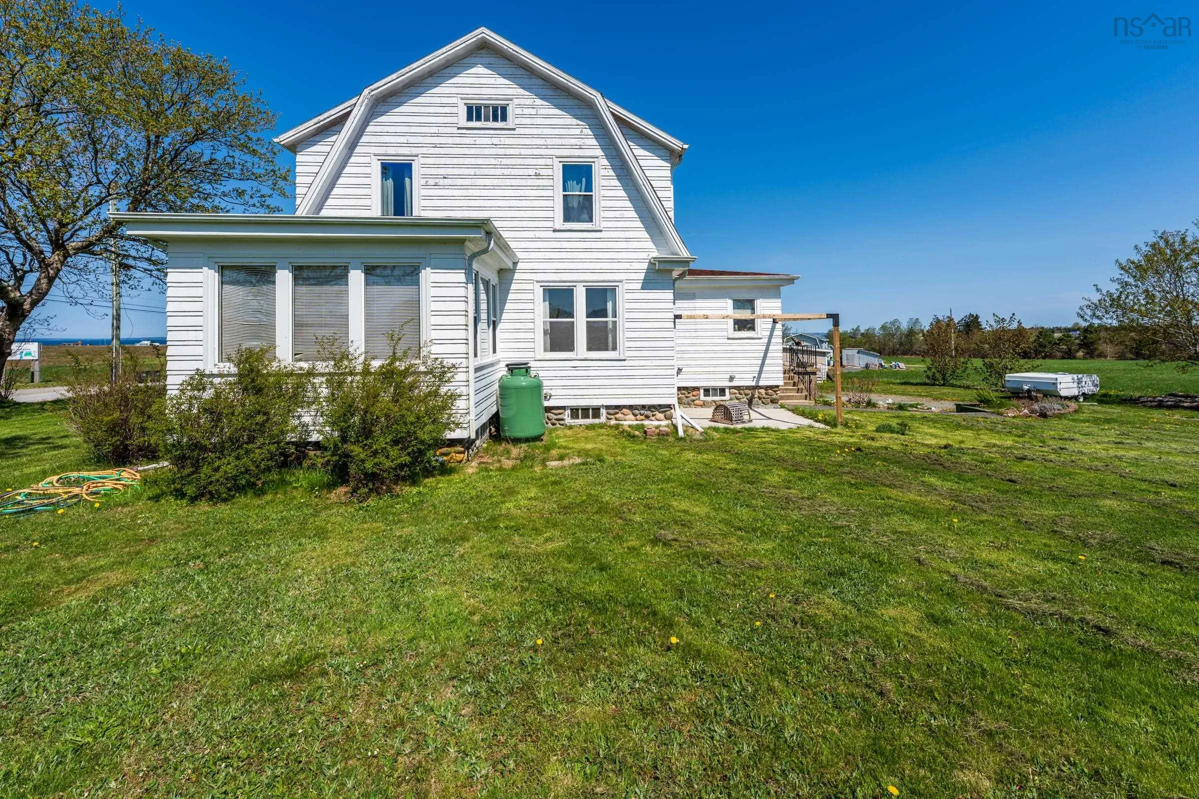 8882 Highway 1, Meteghan River Ns B0w 2l0, 3 Bedrooms Bedrooms, ,2 BathroomsBathrooms,Residential,For Sale,Highway 1,202501422