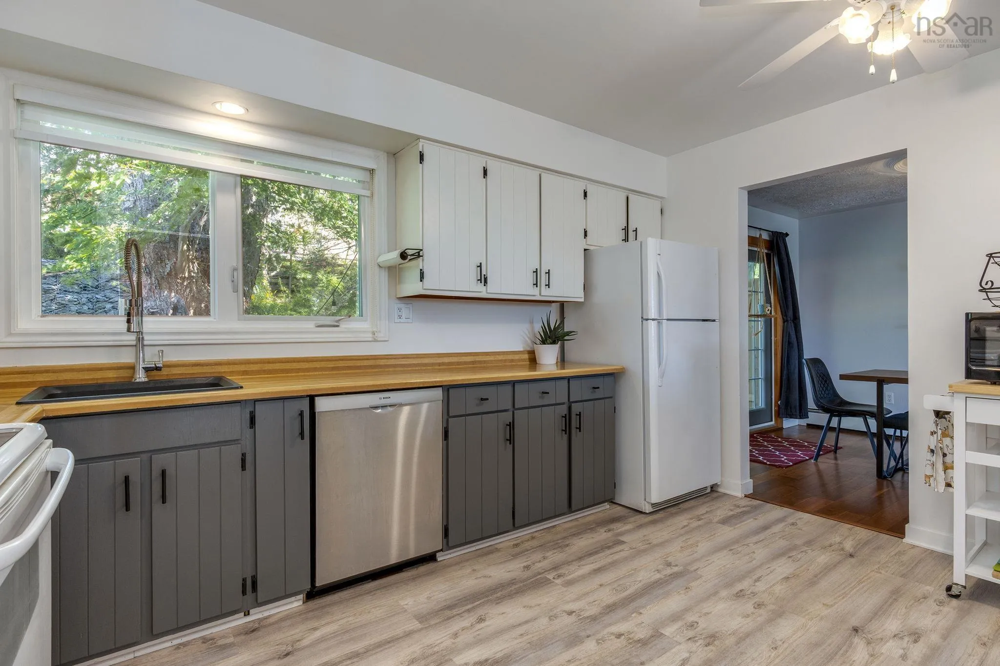 98 Collins Grove, Dartmouth, NS B2W 4E6, 3 Bedrooms Bedrooms, ,2 BathroomsBathrooms,Residential,For Sale,Collins Grove,202522446
