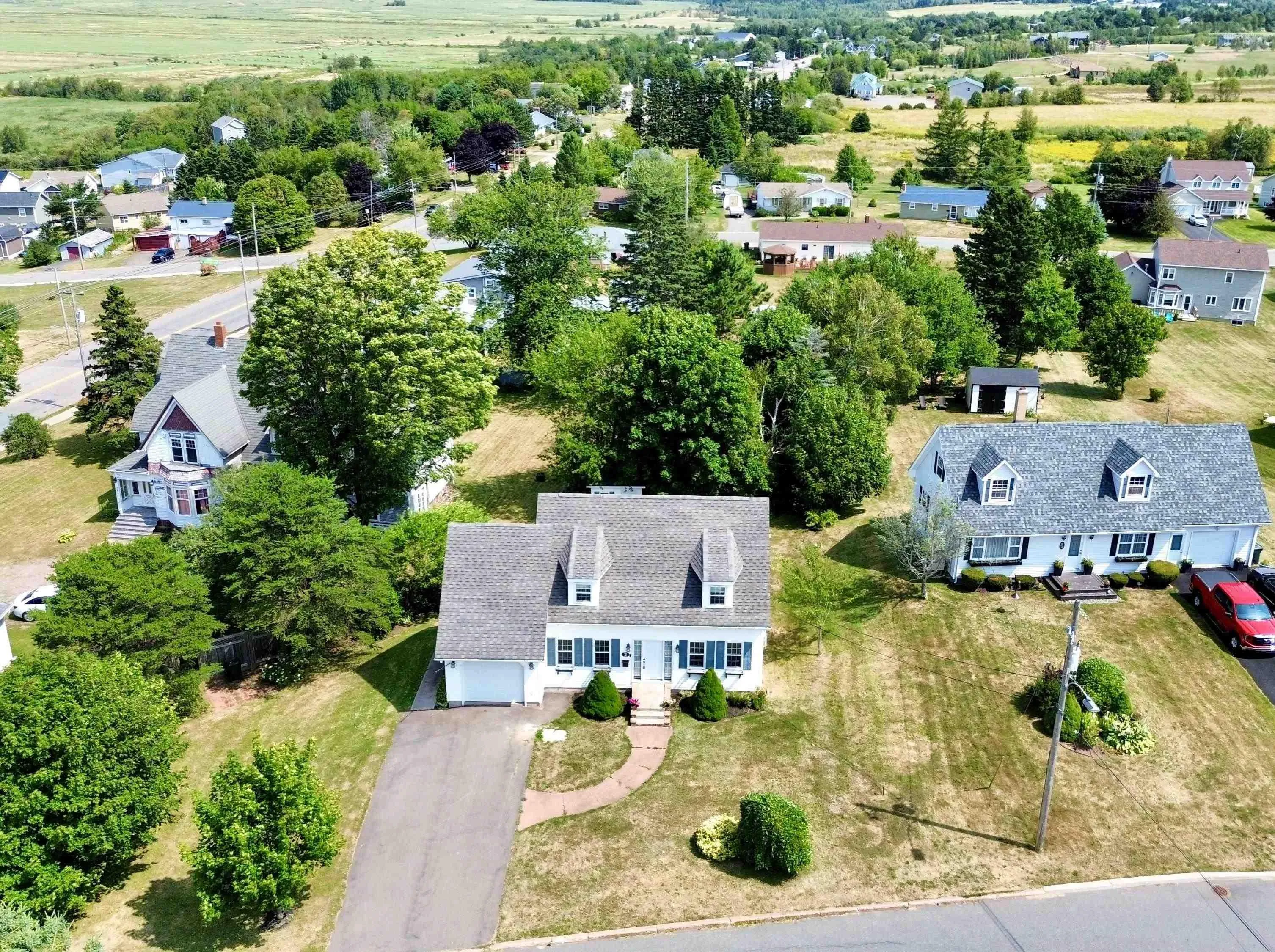 2 Abbey Road, Amherst, NS B4H 4T2, 4 Bedrooms Bedrooms, ,4 BathroomsBathrooms,Residential,For Sale,Abbey,202520178