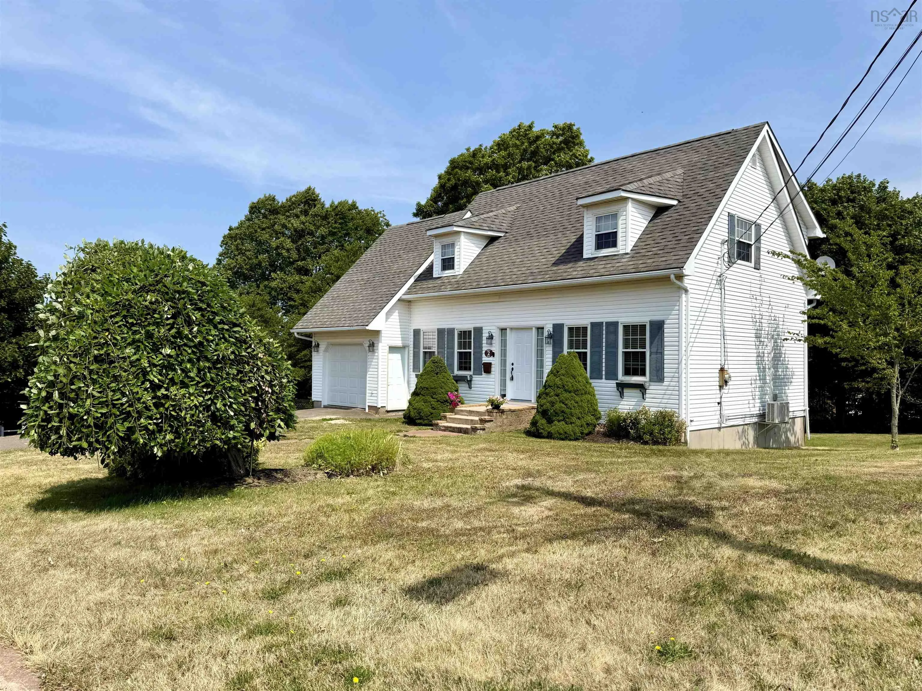 2 Abbey Road, Amherst, NS B4H 4T2, 4 Bedrooms Bedrooms, ,4 BathroomsBathrooms,Residential,For Sale,Abbey,202520178