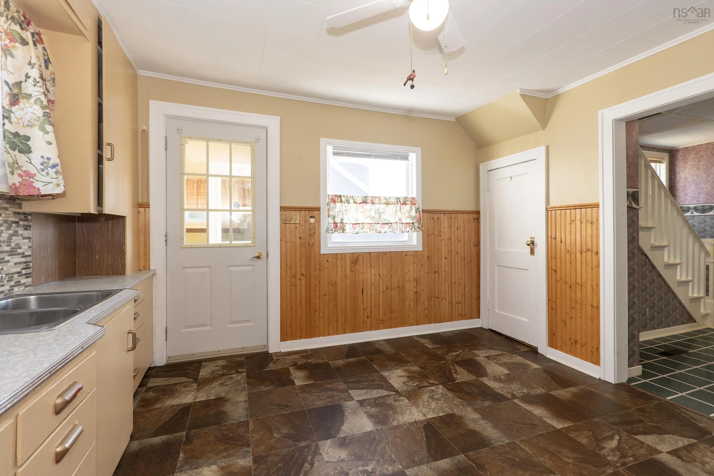 94 Mcfarlane Street, Springhill, NS B0M 1X0, 3 Bedrooms Bedrooms, ,1 BathroomBathrooms,Residential,For Sale,Mcfarlane,202520498