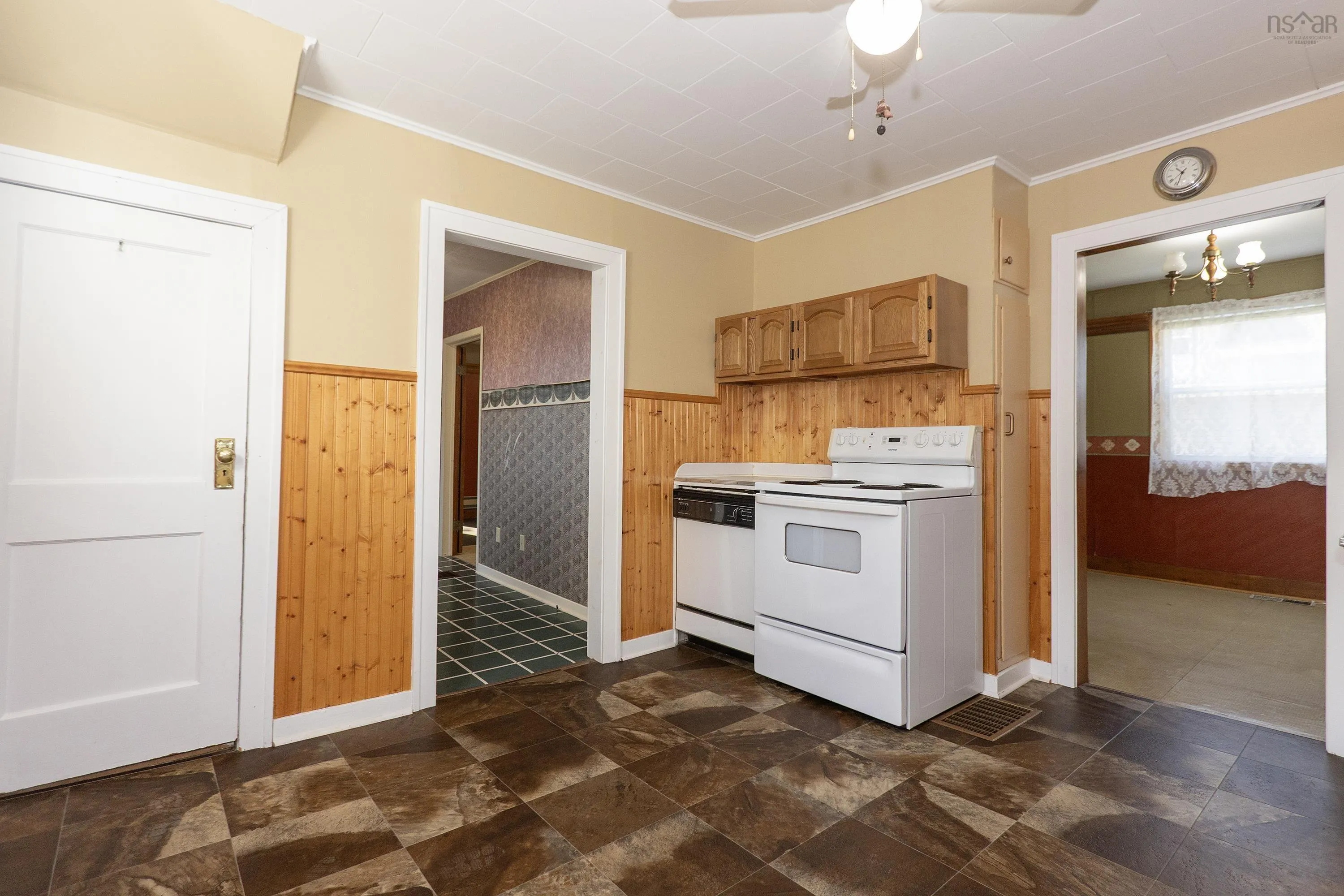 94 Mcfarlane Street, Springhill, NS B0M 1X0, 3 Bedrooms Bedrooms, ,1 BathroomBathrooms,Residential,For Sale,Mcfarlane,202520498