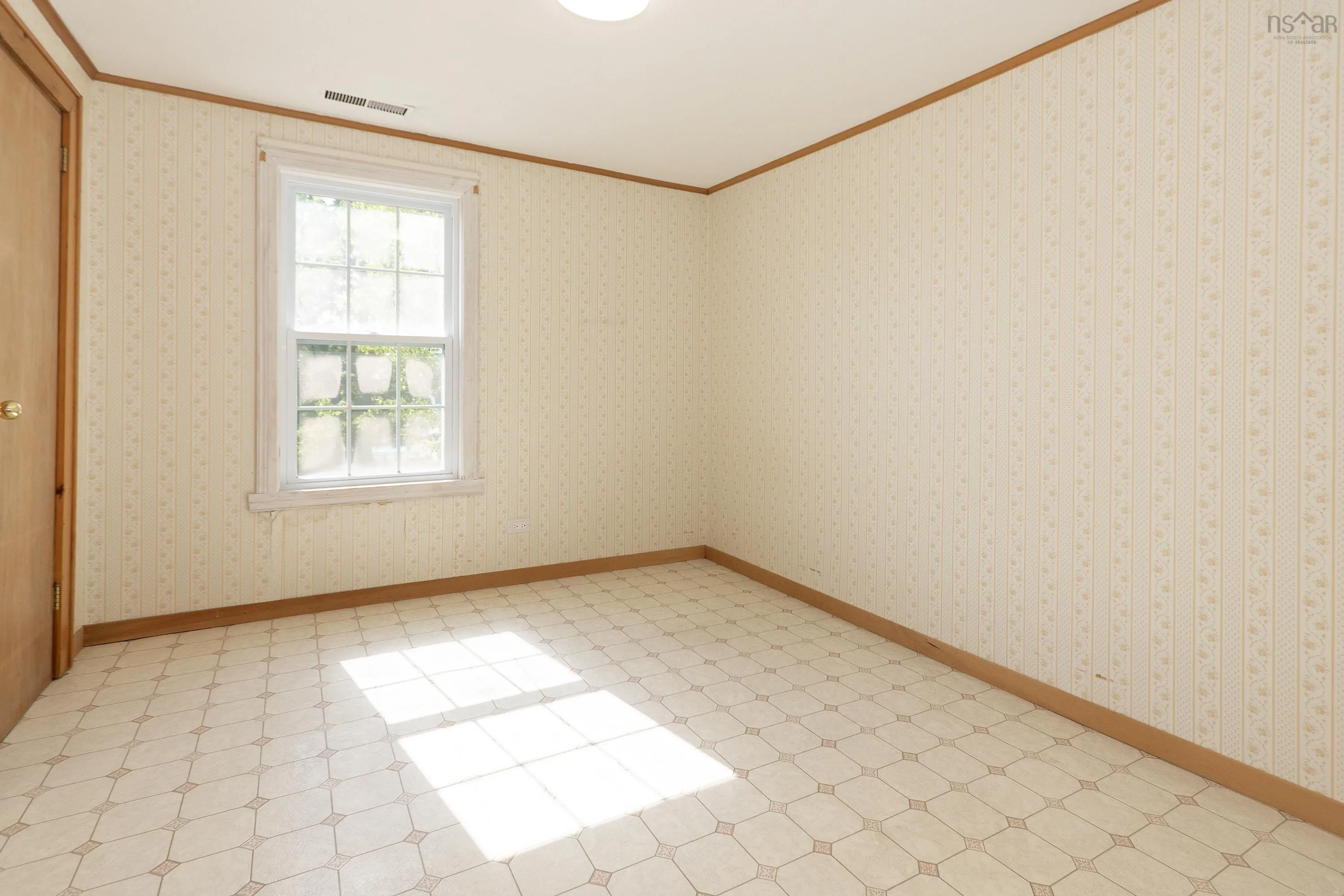 94 Mcfarlane Street, Springhill, NS B0M 1X0, 3 Bedrooms Bedrooms, ,1 BathroomBathrooms,Residential,For Sale,Mcfarlane,202520498