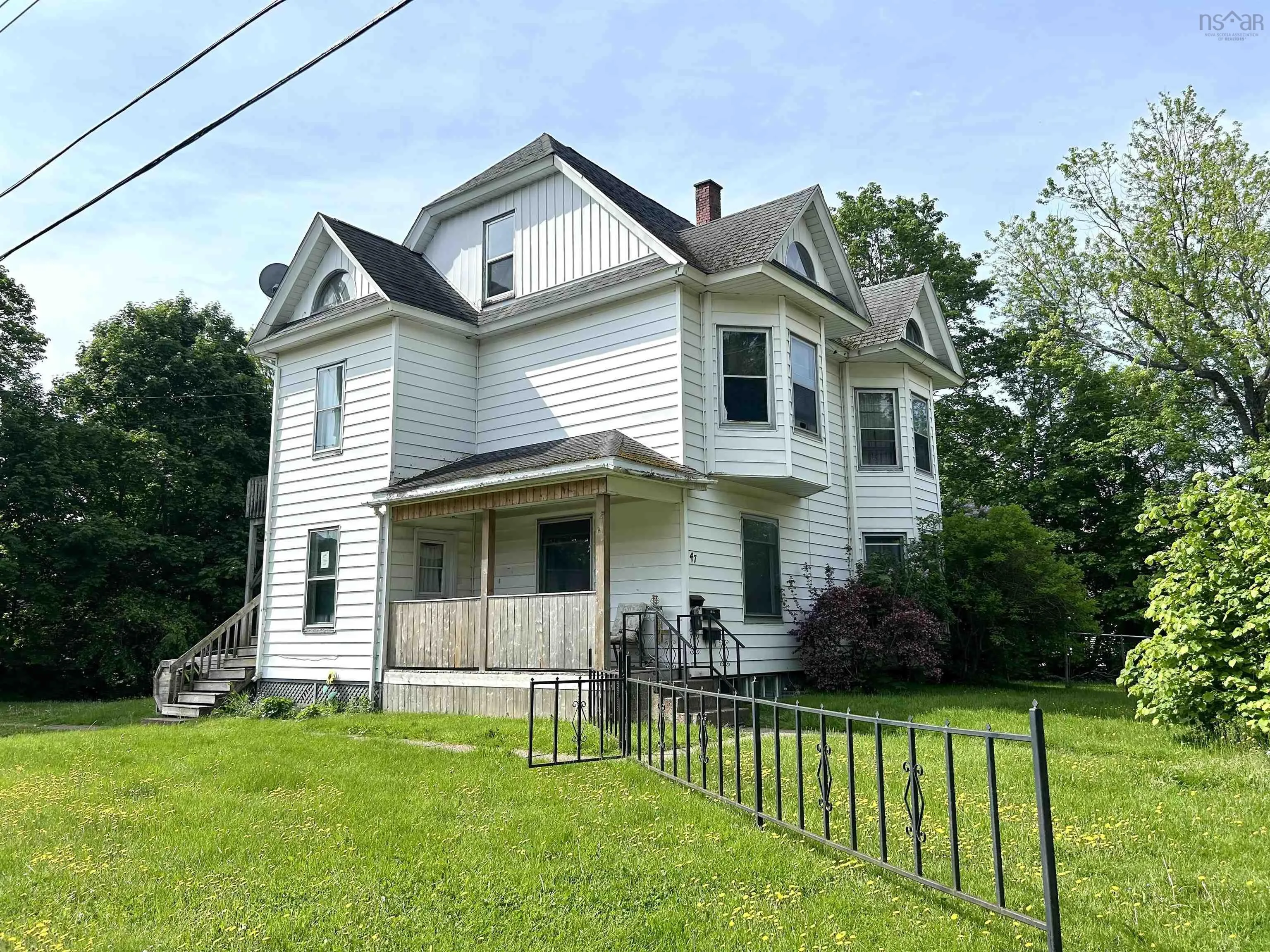 47 Spring Street, Amherst, NS B4H 1S1, 8 Bedrooms Bedrooms, ,Residential Income,For Sale,Spring,202522720