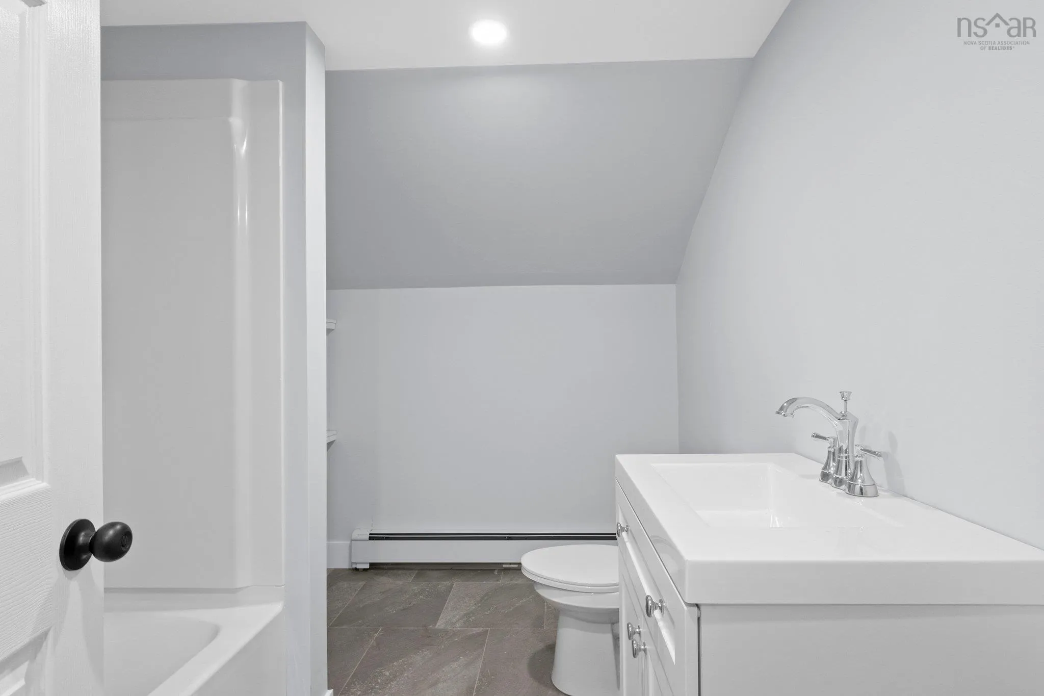 914 Maple Avenue, Aylesford, NS B0P 1C0, 5 Bedrooms Bedrooms, ,3 BathroomsBathrooms,Residential,For Sale,Maple,202520089