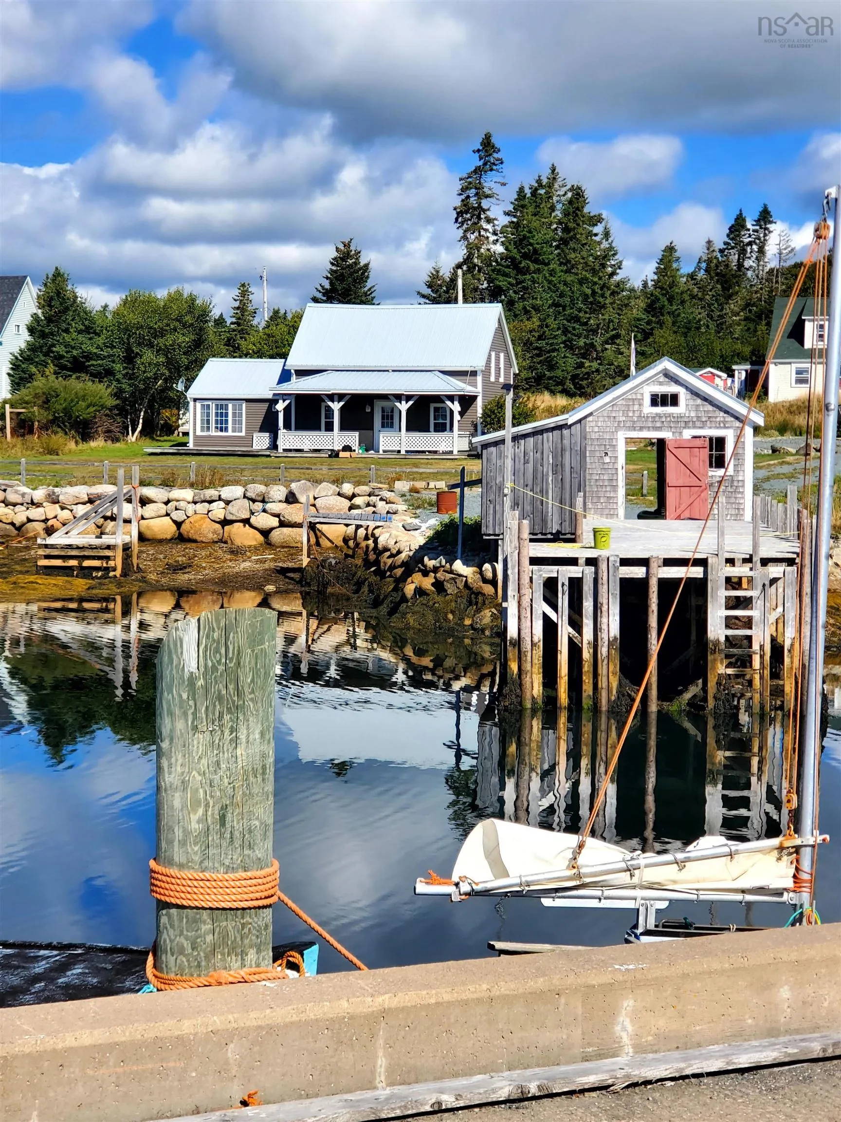 34 Wharf Road, Bush Island, NS B0R 1C0, 3 Bedrooms Bedrooms, ,1 BathroomBathrooms,Residential,For Sale,Wharf,202521203