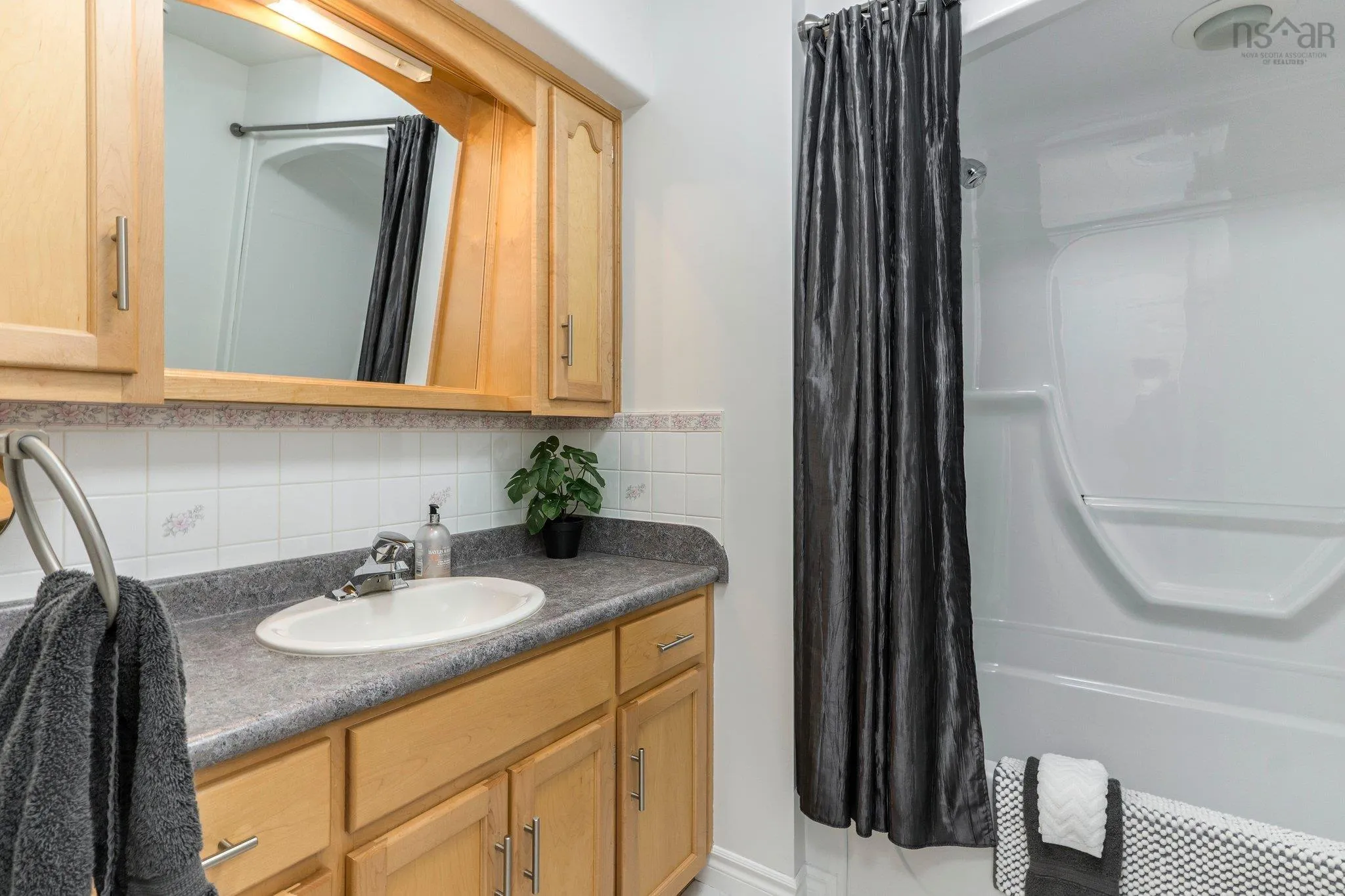 111 Highway 2, Enfield Ns B2t 1c8, 5 Bedrooms Bedrooms, ,5 BathroomsBathrooms,Residential,For Sale,Highway 2,202509270