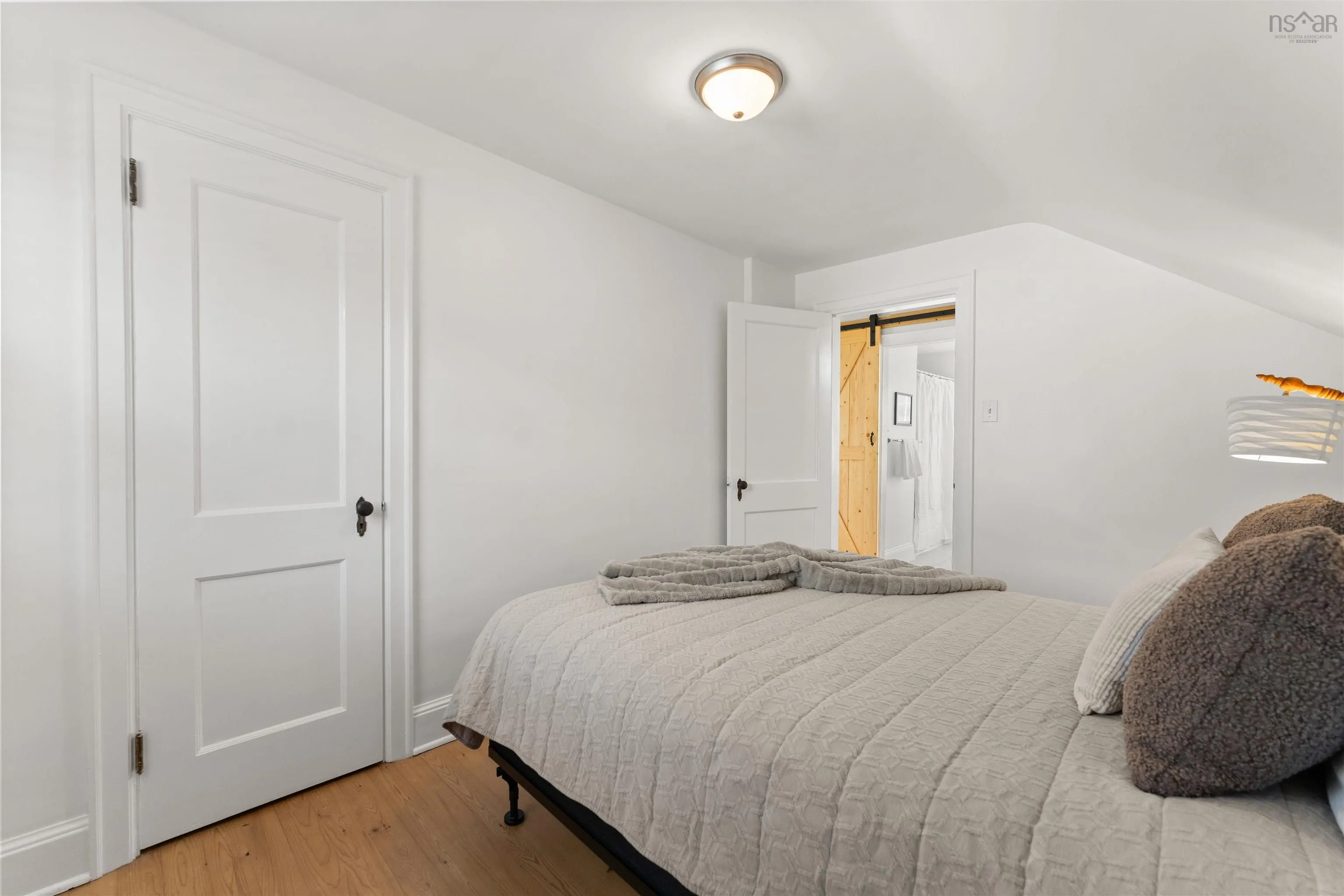 70 Oakdene Avenue, Kentville, NS B4N 2B9, 3 Bedrooms Bedrooms, ,1 BathroomBathrooms,Residential,For Sale,Oakdene,202524933