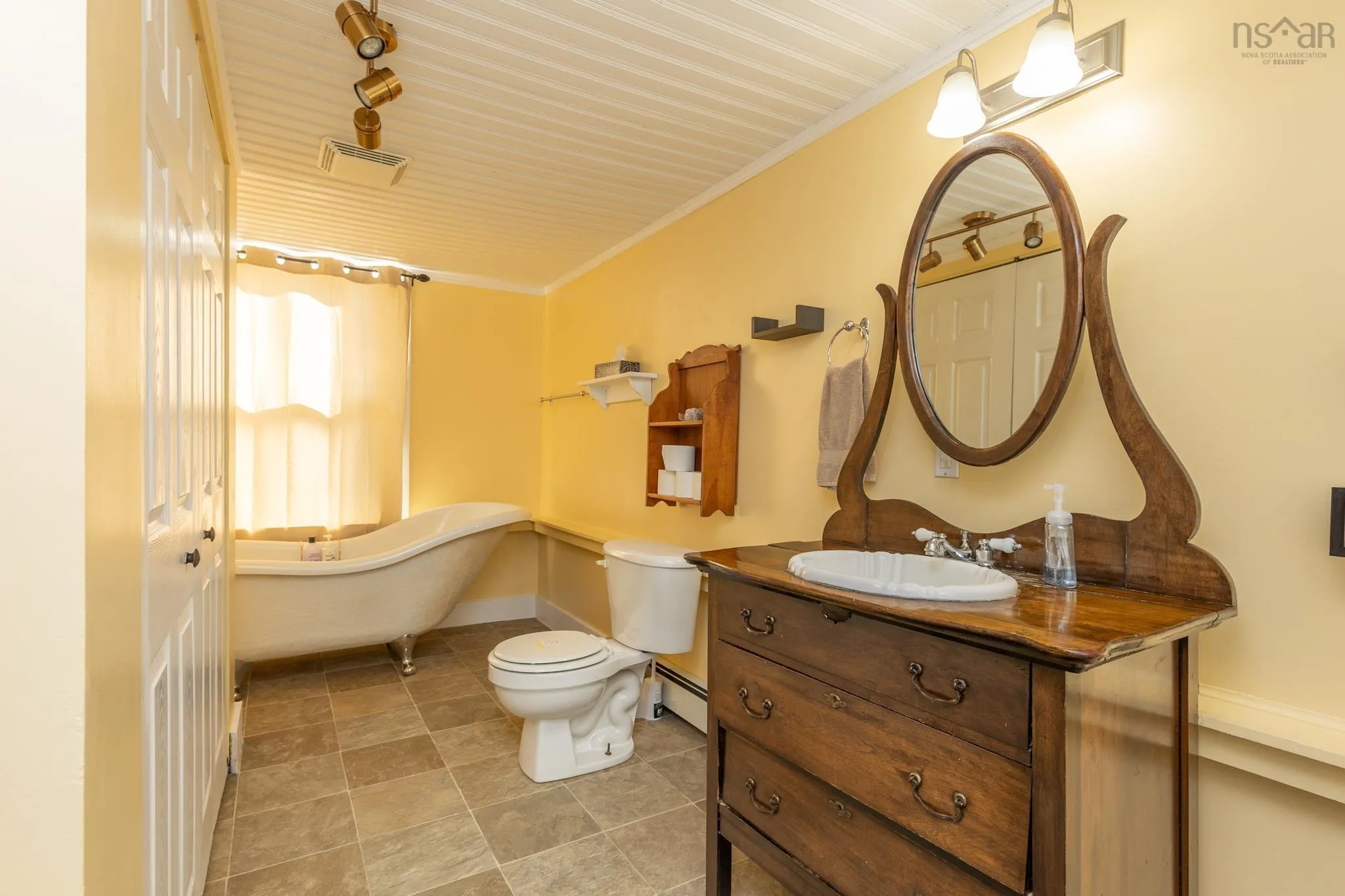 47 Lakeside Road, Hebron, NS B5A 5K4, 3 Bedrooms Bedrooms, ,2 BathroomsBathrooms,Residential,For Sale,Lakeside,202525421