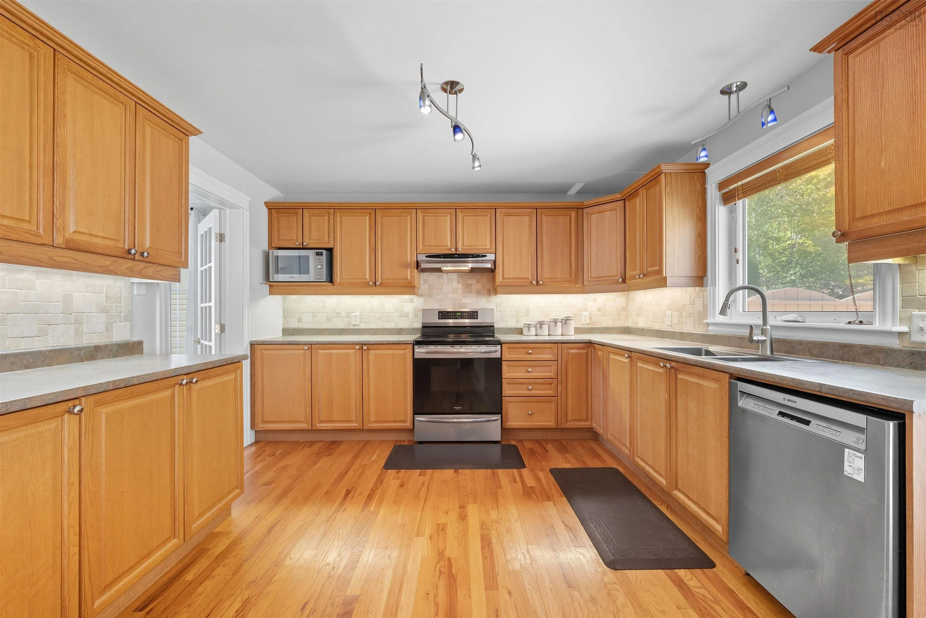 40 Gorsebud Close, Clayton Park, NS B3S 1P7, 4 Bedrooms Bedrooms, ,3 BathroomsBathrooms,Residential,For Sale,Gorsebud,202525536