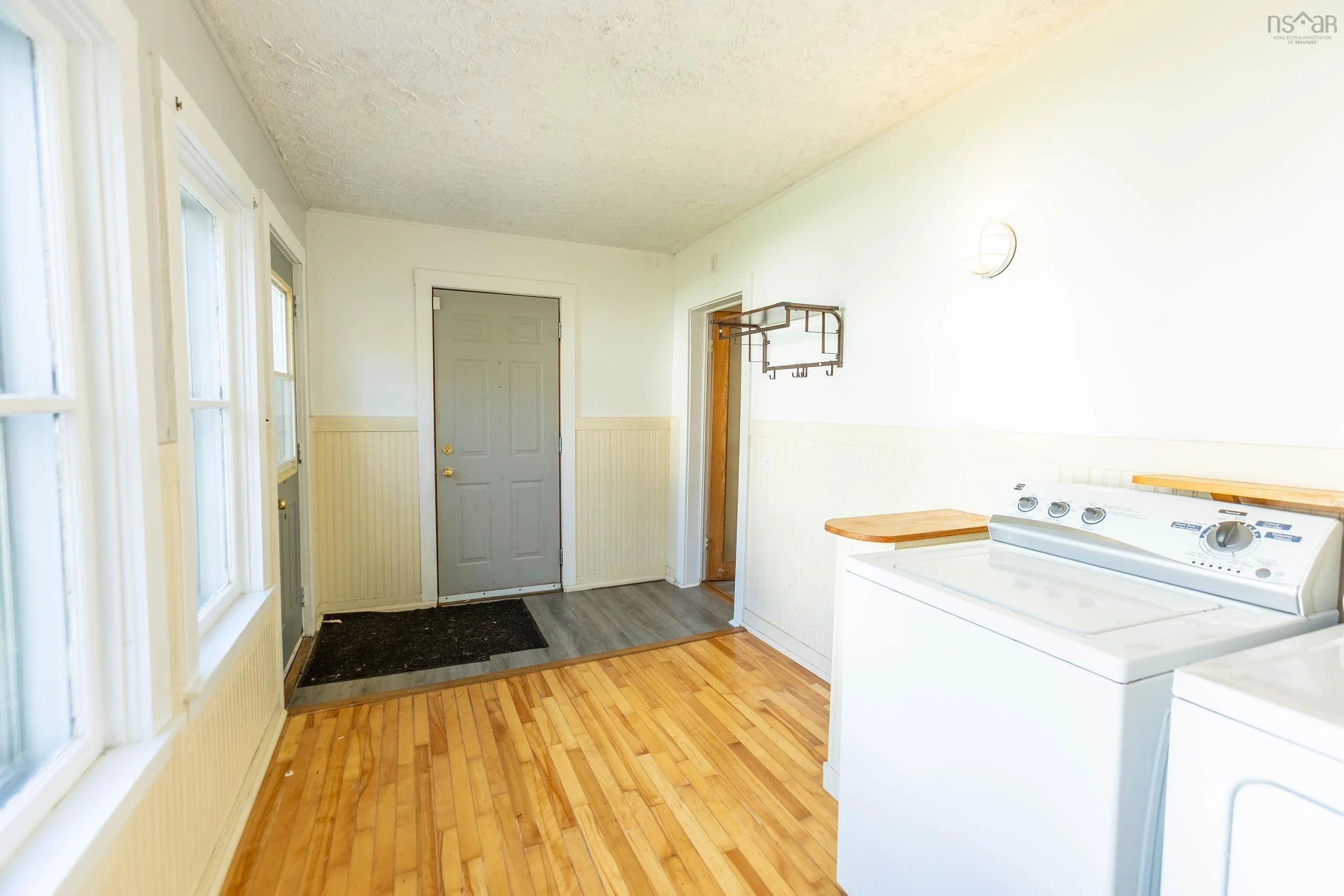 30 Victoria Street W, Amherst Ns B4h 1c1, 2 Bedrooms Bedrooms, ,1 BathroomBathrooms,Residential,For Sale,Victoria,202424287