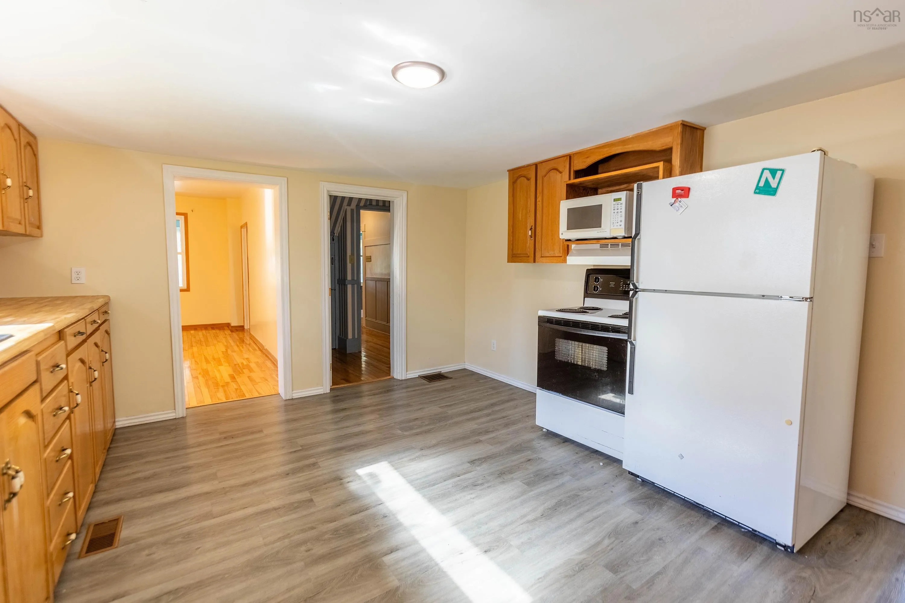 30 Victoria Street W, Amherst Ns B4h 1c1, 2 Bedrooms Bedrooms, ,1 BathroomBathrooms,Residential,For Sale,Victoria,202424287