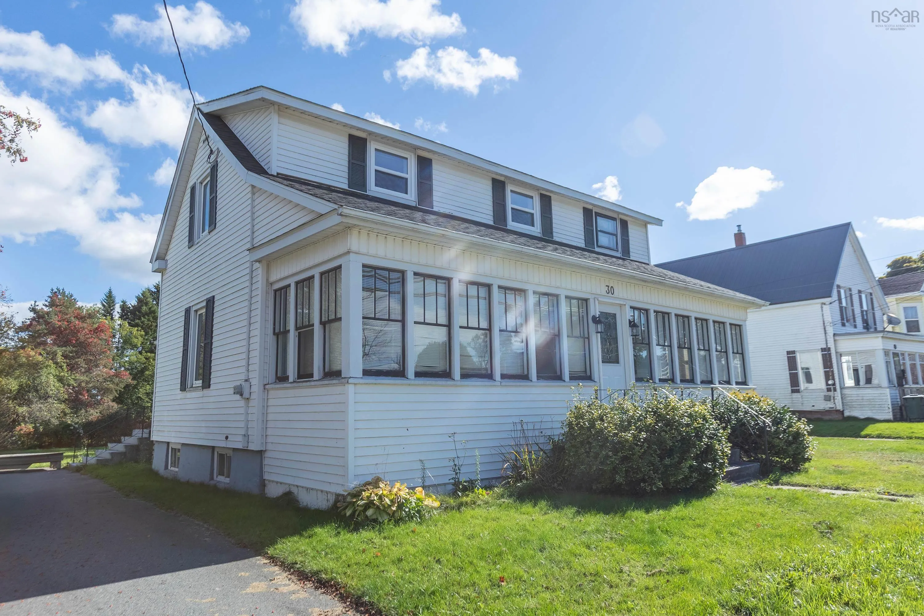30 Victoria Street W, Amherst Ns B4h 1c1, 2 Bedrooms Bedrooms, ,1 BathroomBathrooms,Residential,For Sale,Victoria,202424287
