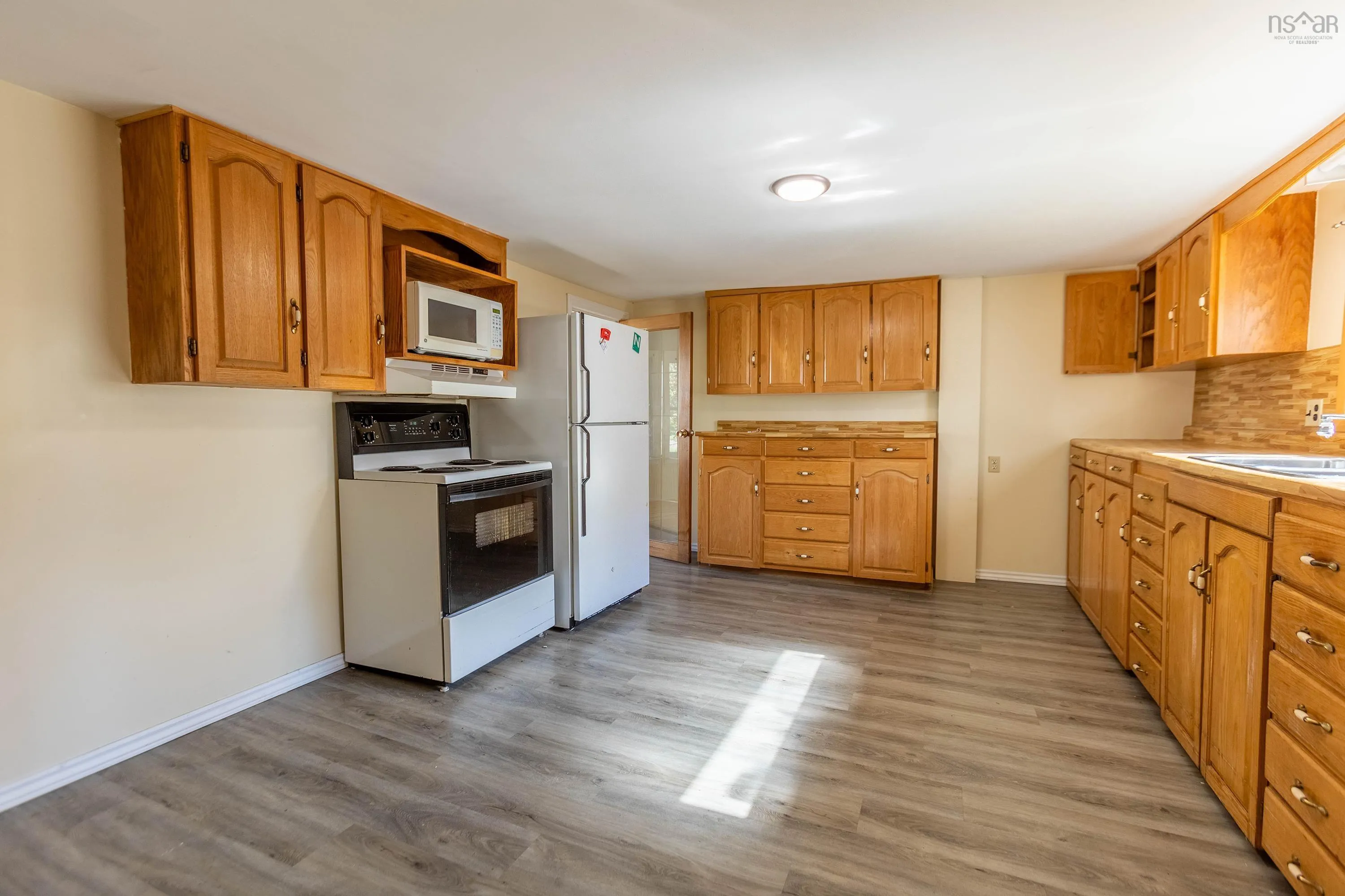 30 Victoria Street W, Amherst Ns B4h 1c1, 2 Bedrooms Bedrooms, ,1 BathroomBathrooms,Residential,For Sale,Victoria,202424287