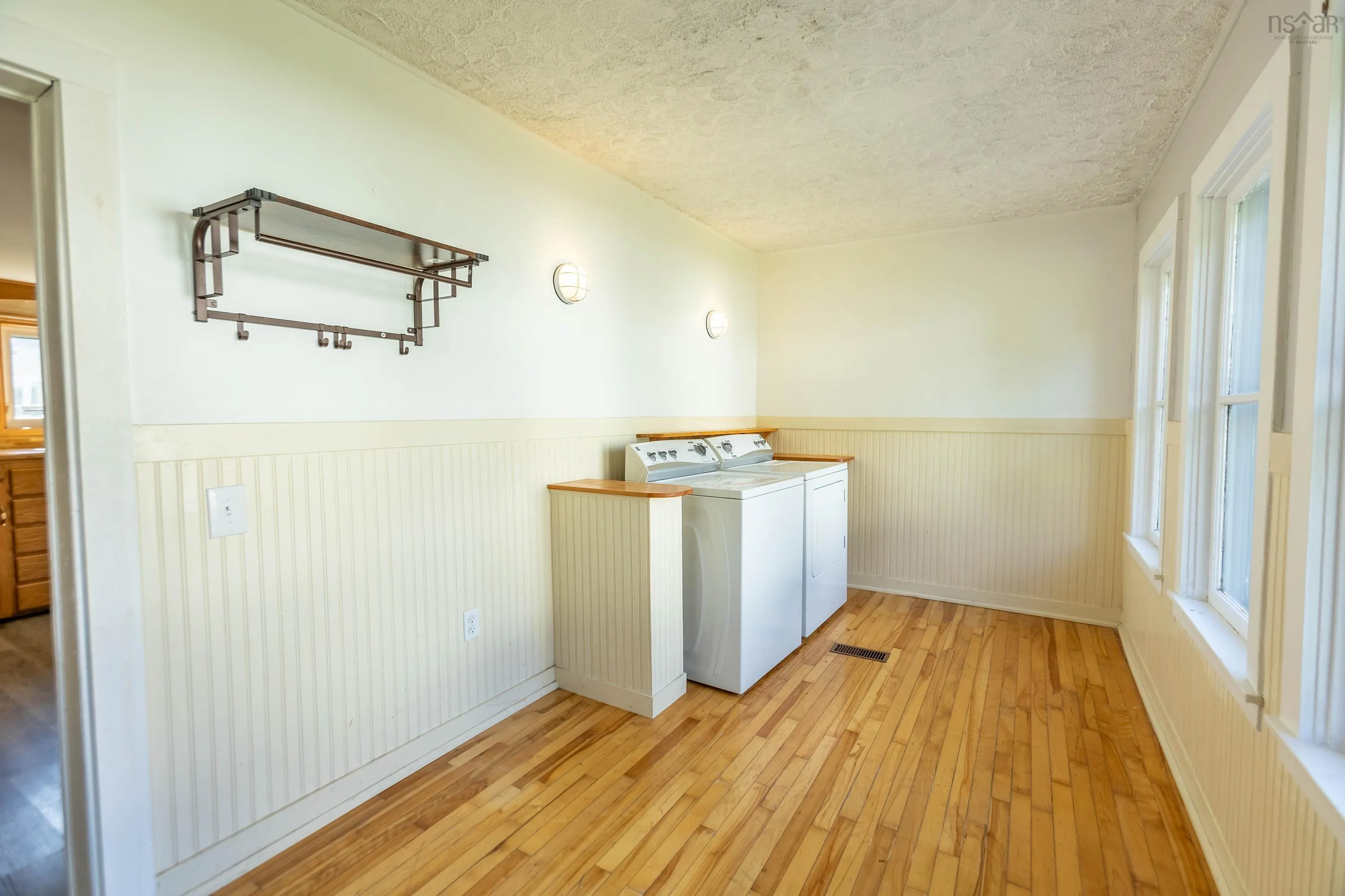 30 Victoria Street W, Amherst Ns B4h 1c1, 2 Bedrooms Bedrooms, ,1 BathroomBathrooms,Residential,For Sale,Victoria,202424287