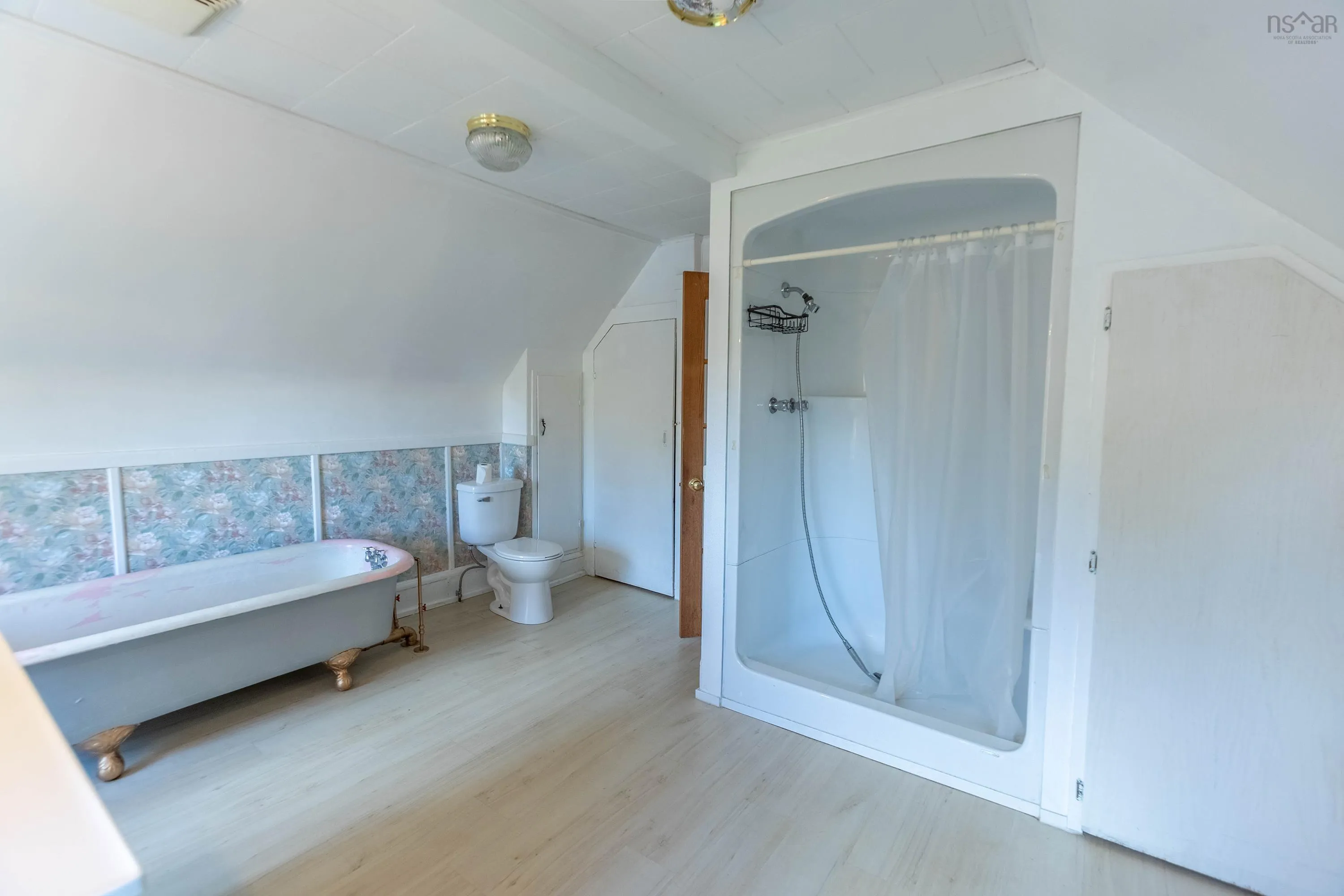 30 Victoria Street W, Amherst Ns B4h 1c1, 2 Bedrooms Bedrooms, ,1 BathroomBathrooms,Residential,For Sale,Victoria,202424287