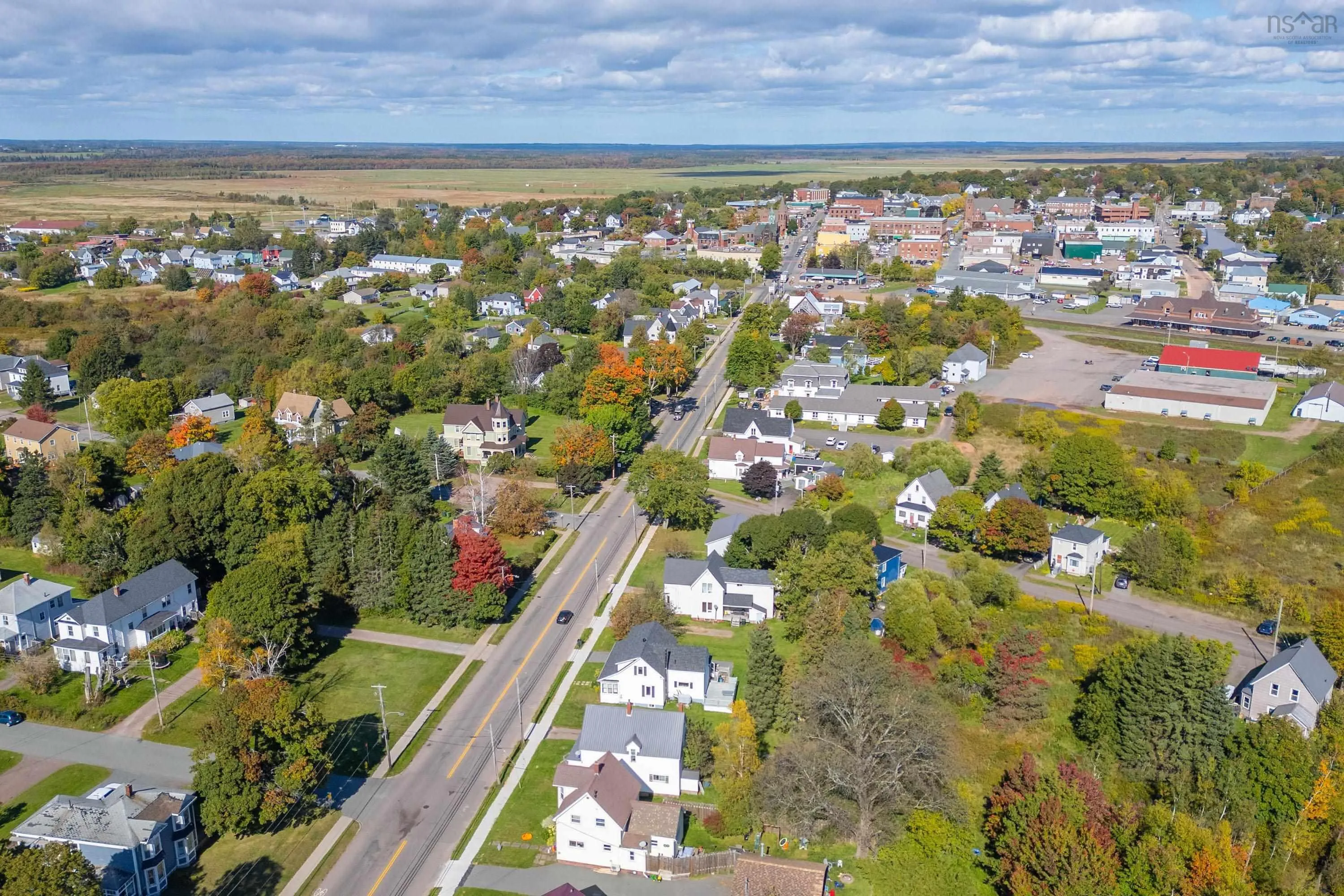 30 Victoria Street W, Amherst Ns B4h 1c1, 2 Bedrooms Bedrooms, ,1 BathroomBathrooms,Residential,For Sale,Victoria,202424287