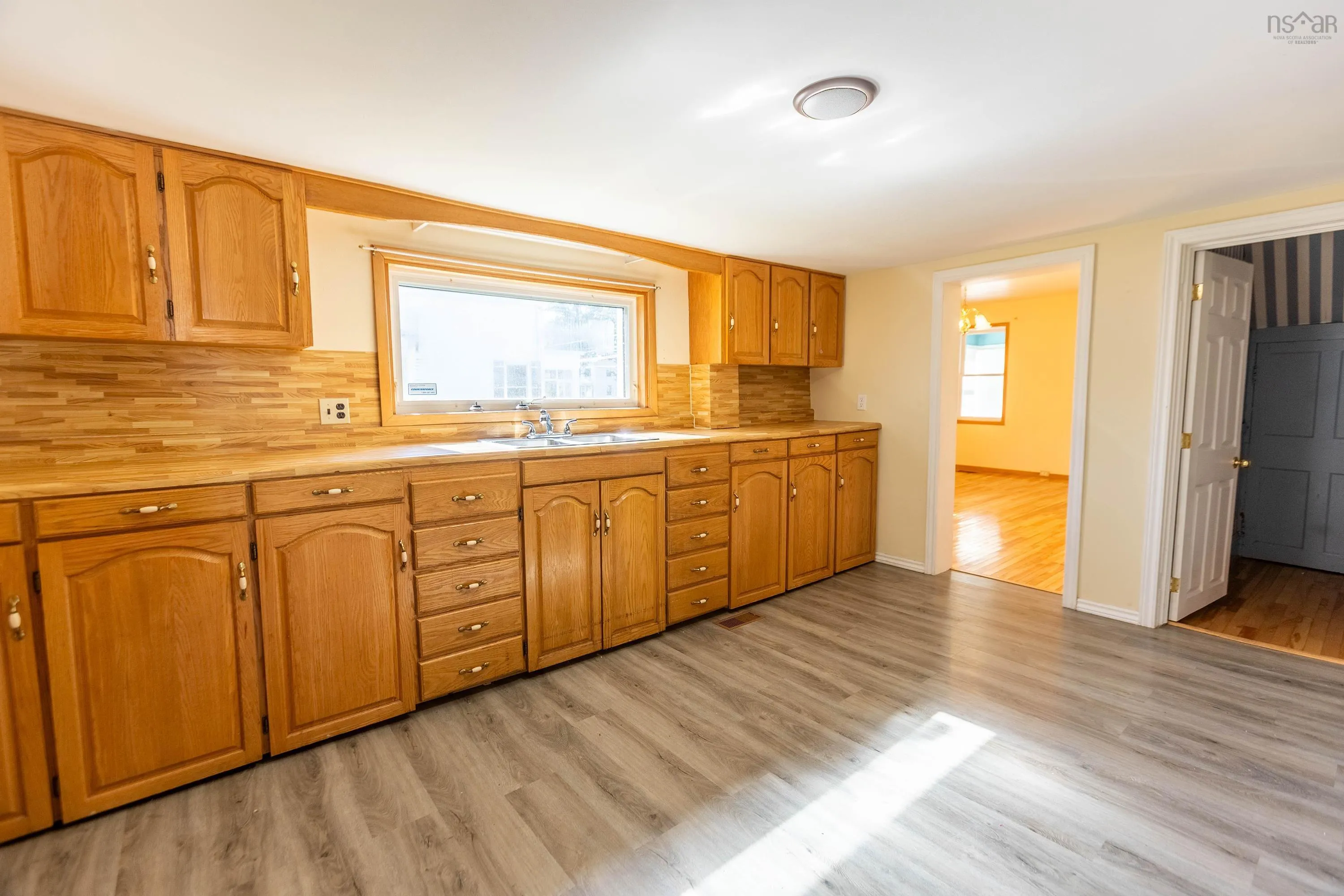 30 Victoria Street W, Amherst Ns B4h 1c1, 2 Bedrooms Bedrooms, ,1 BathroomBathrooms,Residential,For Sale,Victoria,202424287