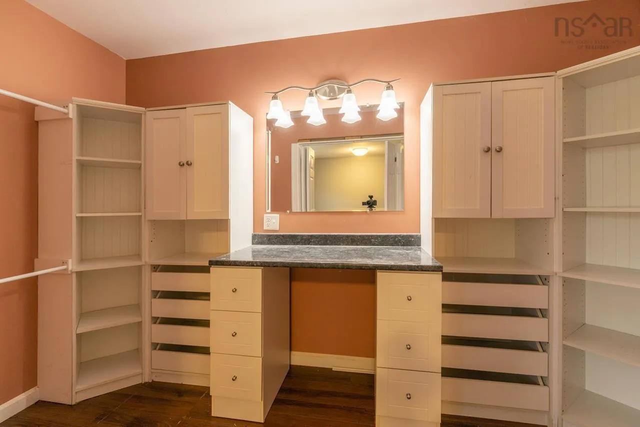 42-44 Bellmont Avenue, North Chegoggin Ns B5a 5k5, 5 Bedrooms Bedrooms, ,2 BathroomsBathrooms,Residential,For Sale,Bellmont,202508475