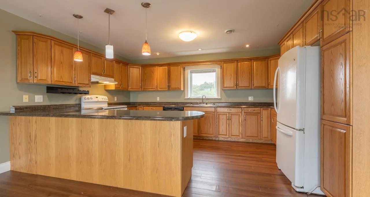 42-44 Bellmont Avenue, North Chegoggin Ns B5a 5k5, 5 Bedrooms Bedrooms, ,2 BathroomsBathrooms,Residential,For Sale,Bellmont,202508475