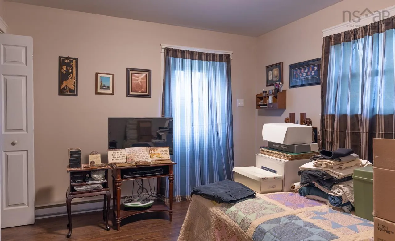 42-44 Bellmont Avenue, North Chegoggin Ns B5a 5k5, 5 Bedrooms Bedrooms, ,2 BathroomsBathrooms,Residential,For Sale,Bellmont,202508475