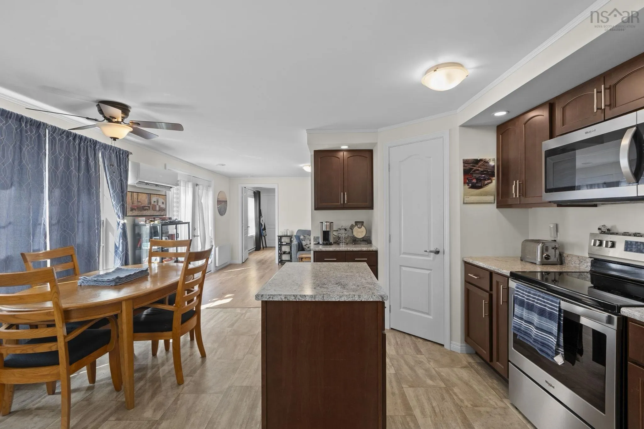 24 Ninth Street, Lucasville, NS B4B 1R5, 3 Bedrooms Bedrooms, ,2 BathroomsBathrooms,Residential,For Sale,Ninth,202518813