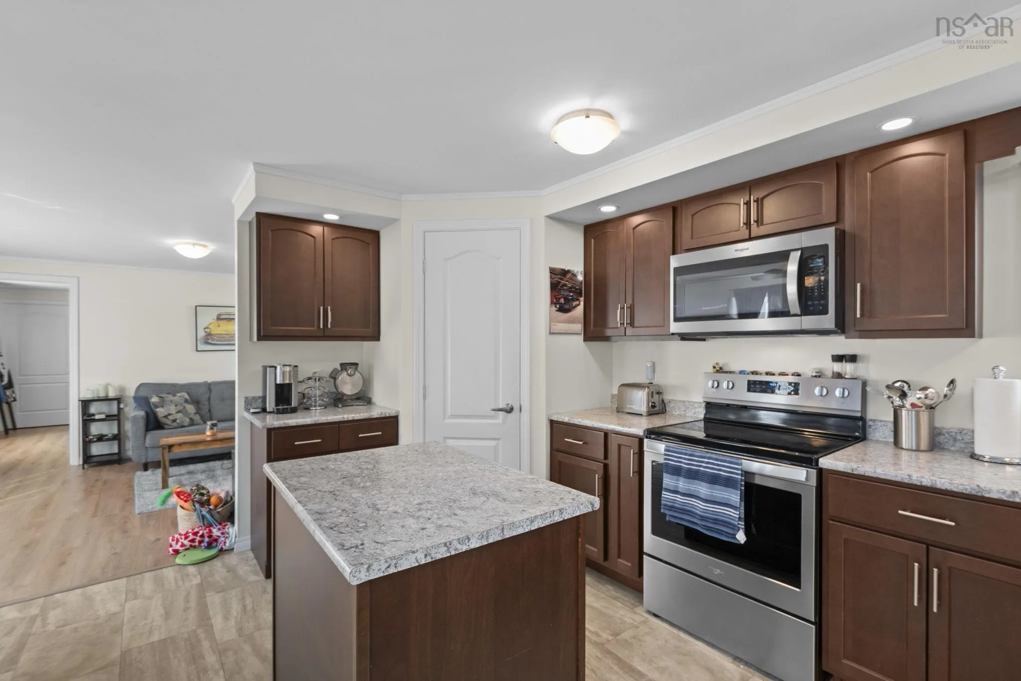 24 Ninth Street, Lucasville, NS B4B 1R5, 3 Bedrooms Bedrooms, ,2 BathroomsBathrooms,Residential,For Sale,Ninth,202518813