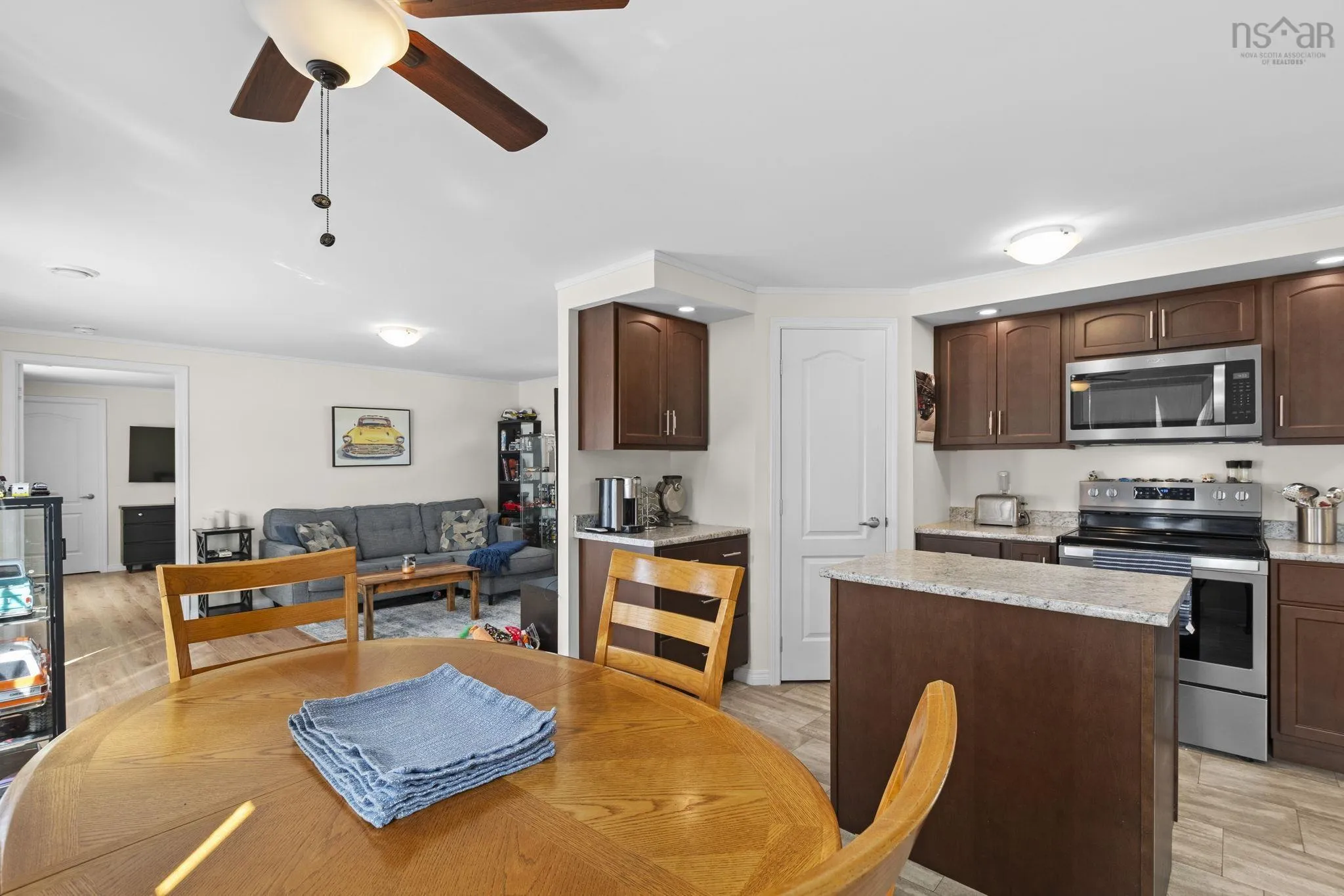 24 Ninth Street, Lucasville, NS B4B 1R5, 3 Bedrooms Bedrooms, ,2 BathroomsBathrooms,Residential,For Sale,Ninth,202518813