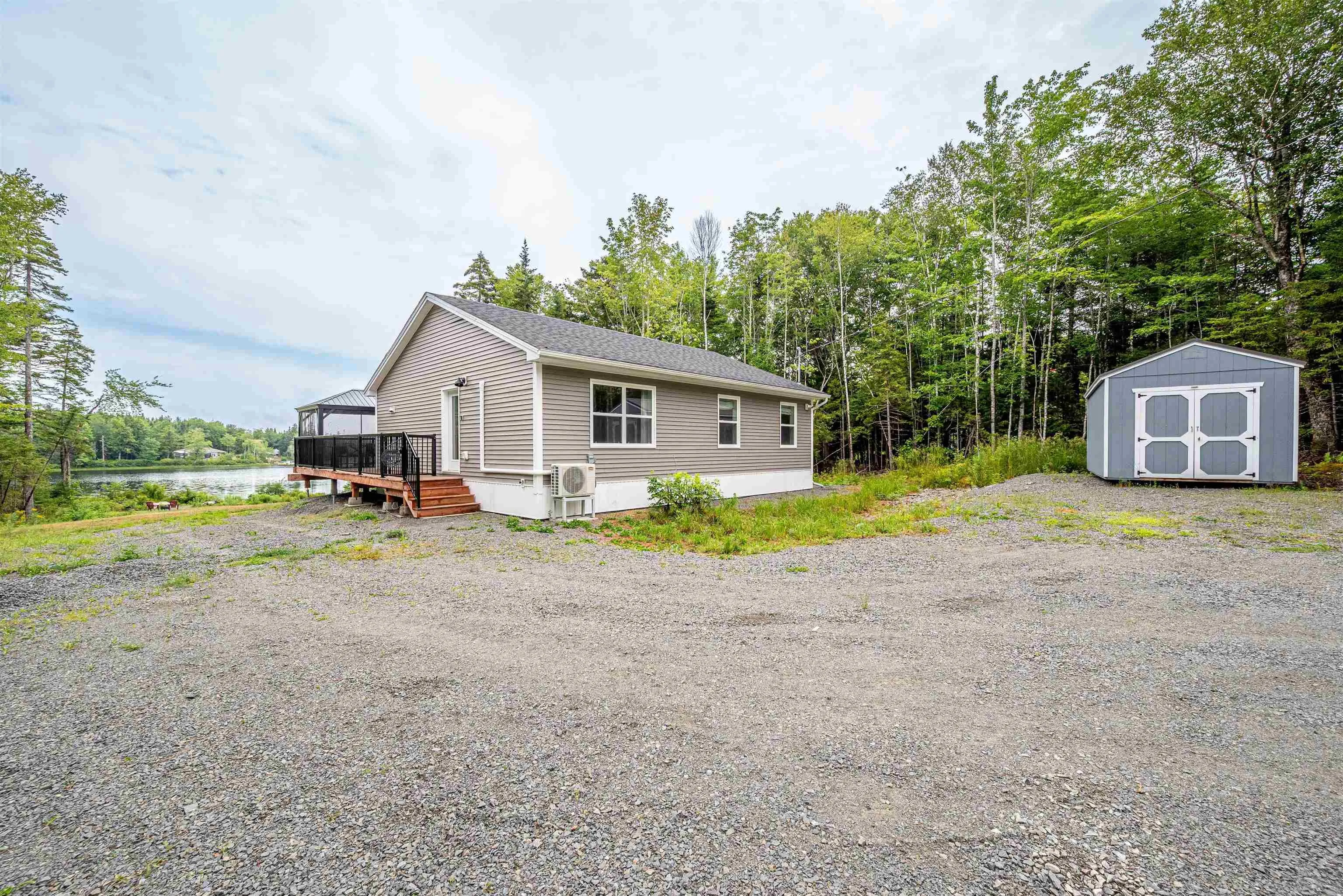 195 Middle Lake South Road, Vaughan, NS B0N 2T0, 3 Bedrooms Bedrooms, ,2 BathroomsBathrooms,Residential,For Sale,Middle Lake South Road,202519691