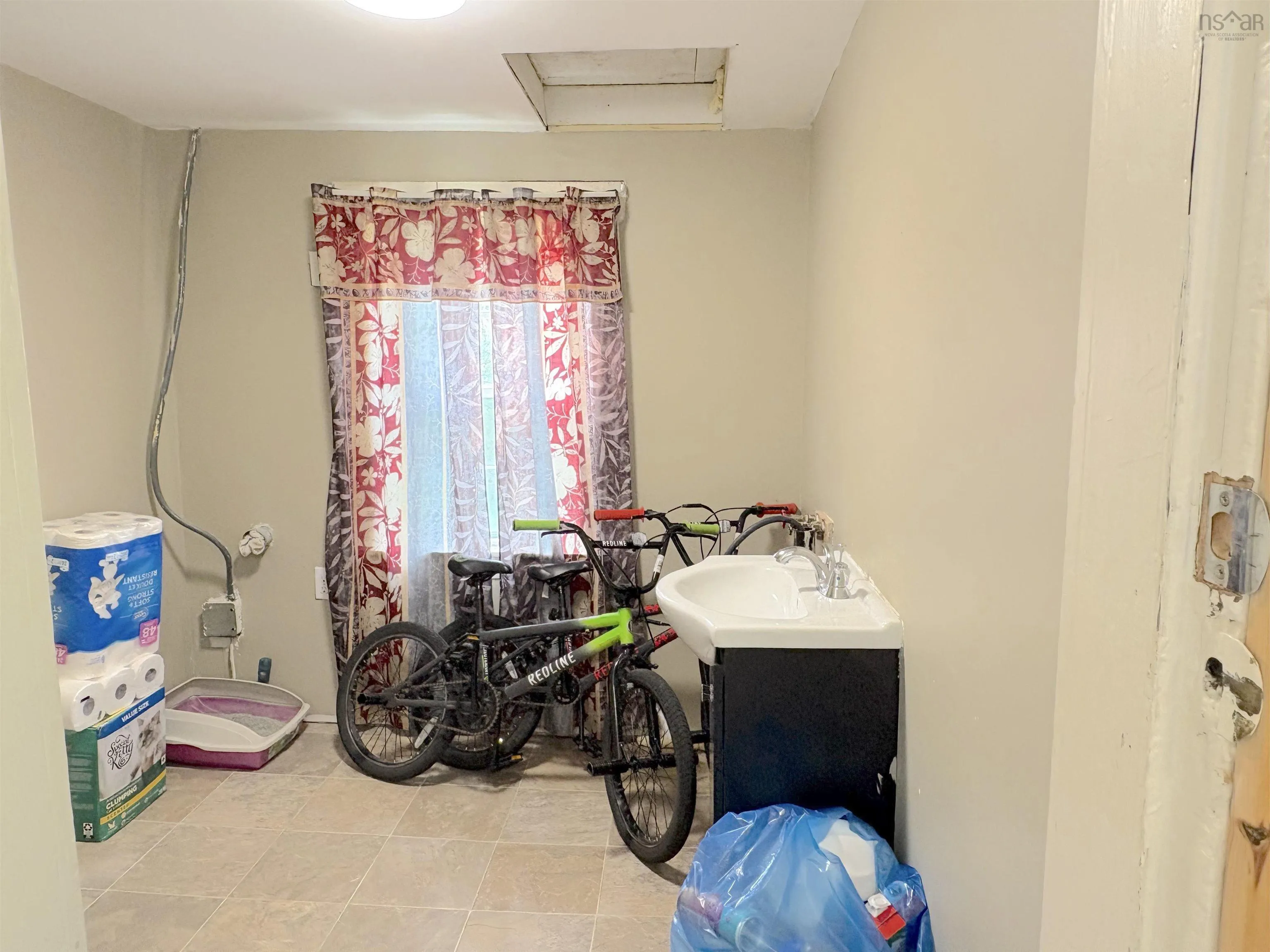 107 Parr Street, Shelburne, NS B0T 1W0, 3 Bedrooms Bedrooms, ,2 BathroomsBathrooms,Residential,For Sale,Parr,202519902
