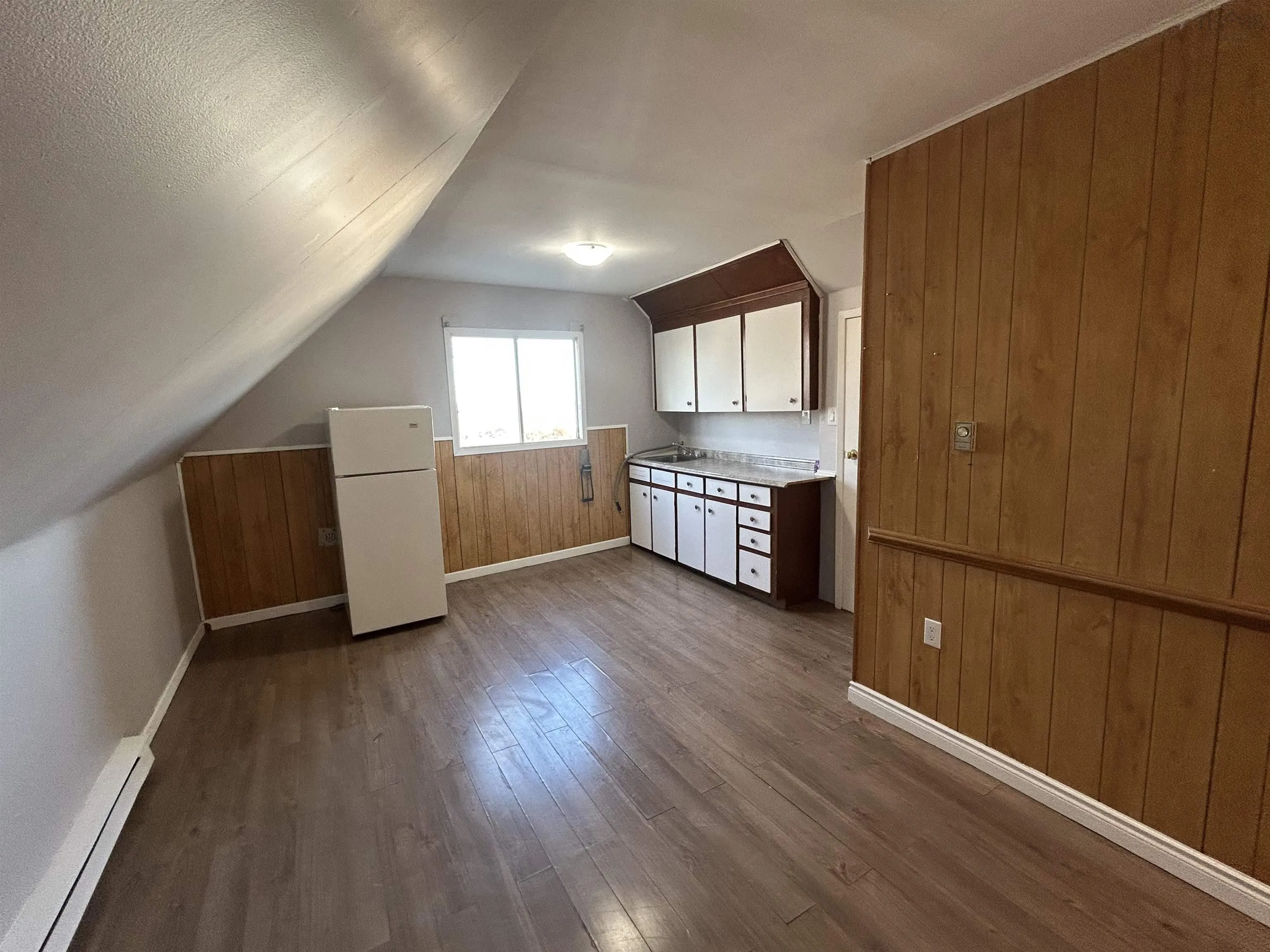 34 Oxford Avenue, Sydney Mines, NS B1V 2J2, 5 Bedrooms Bedrooms, ,Residential Income,For Sale,Oxford,202517467