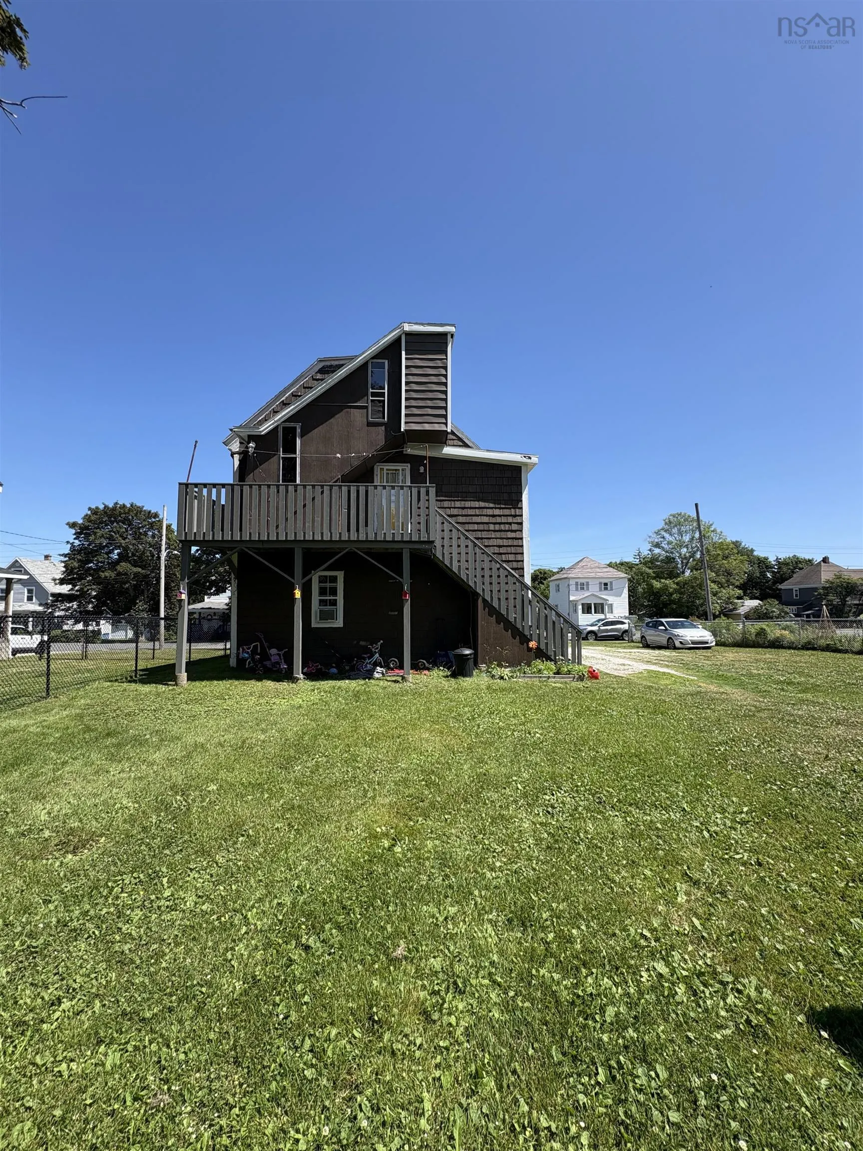 34 Oxford Avenue, Sydney Mines, NS B1V 2J2, 5 Bedrooms Bedrooms, ,Residential Income,For Sale,Oxford,202517467