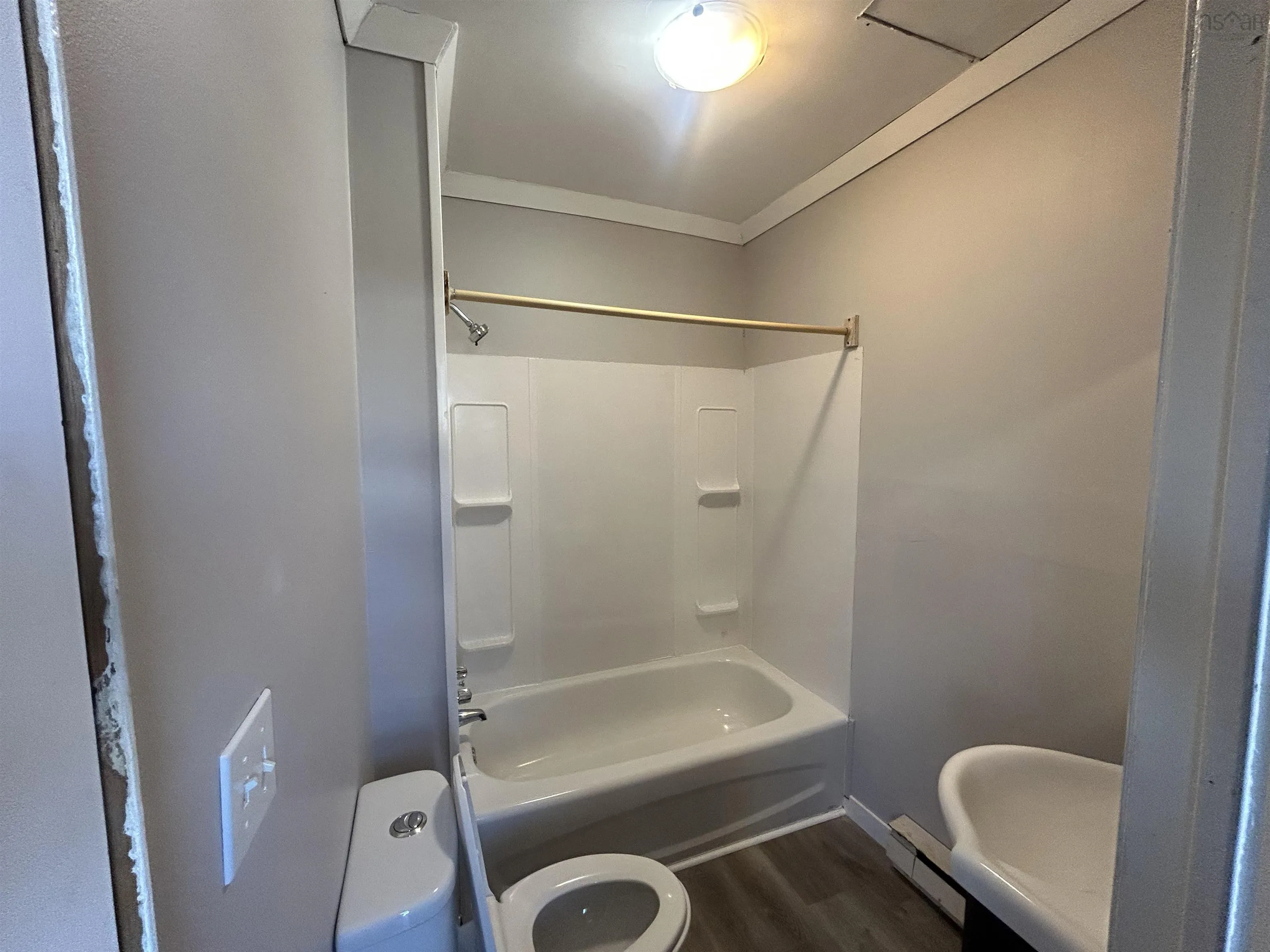 34 Oxford Avenue, Sydney Mines, NS B1V 2J2, 5 Bedrooms Bedrooms, ,Residential Income,For Sale,Oxford,202517467