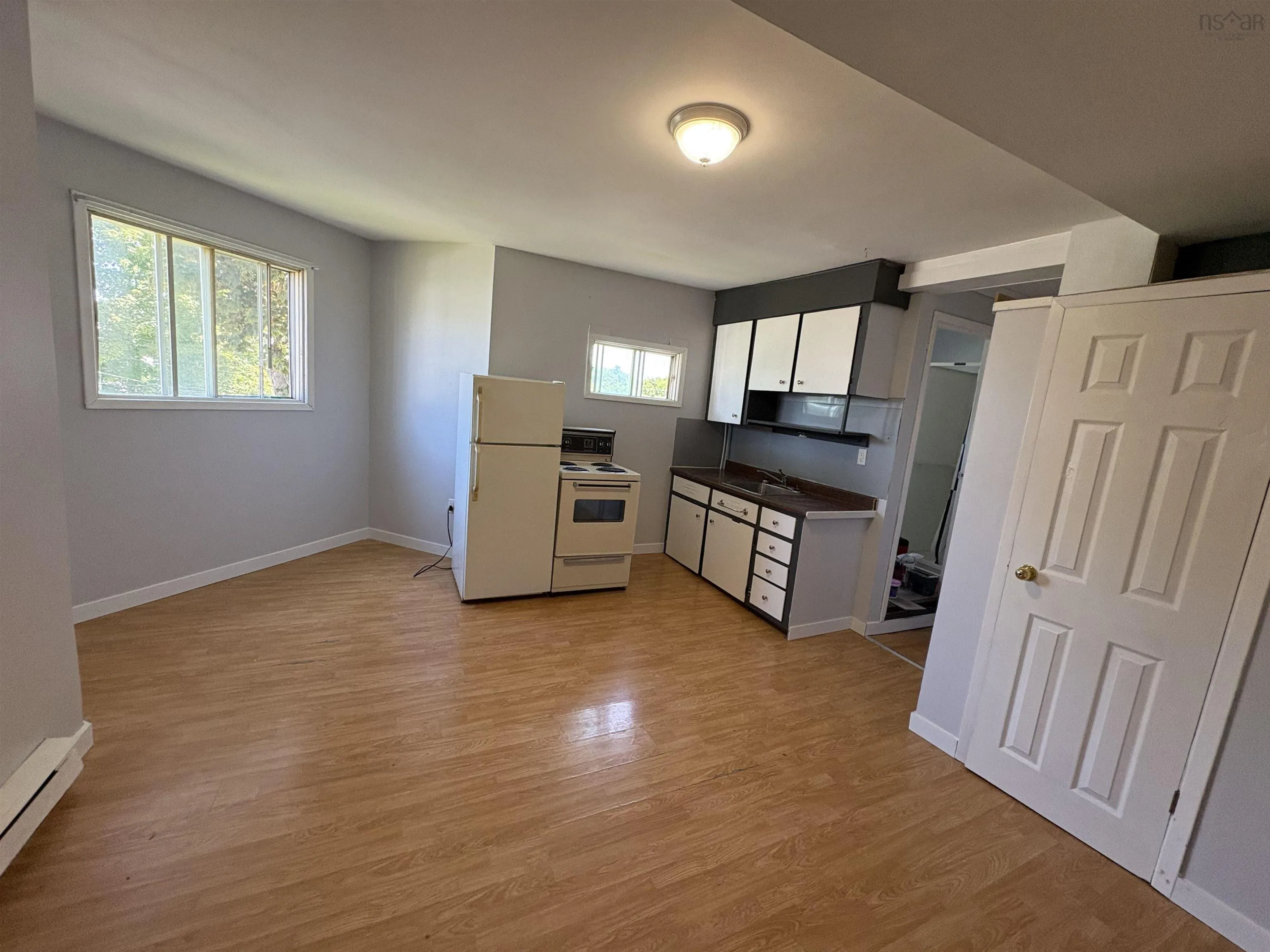 34 Oxford Avenue, Sydney Mines, NS B1V 2J2, 5 Bedrooms Bedrooms, ,Residential Income,For Sale,Oxford,202517467
