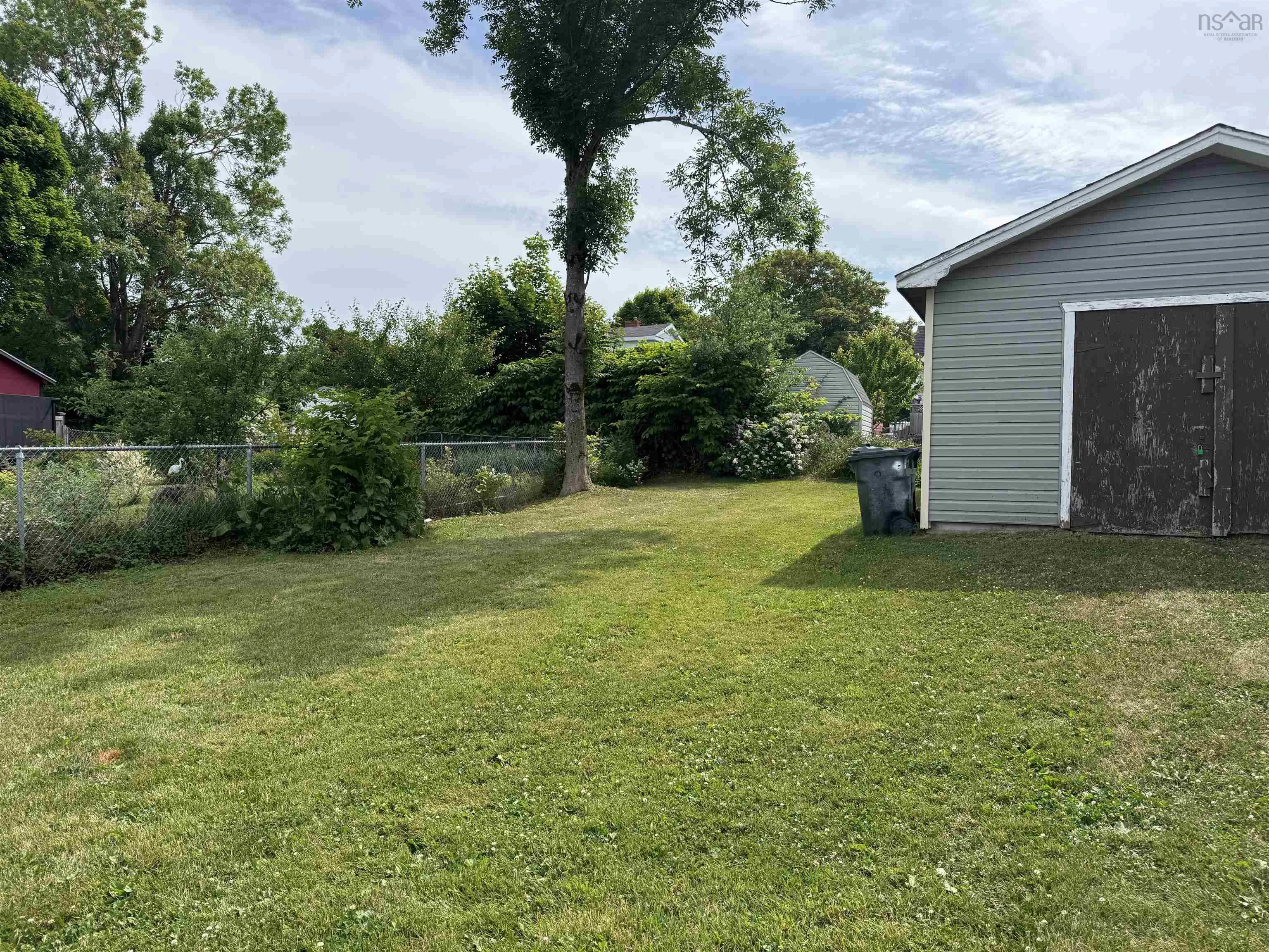 34 Oxford Avenue, Sydney Mines, NS B1V 2J2, 5 Bedrooms Bedrooms, ,Residential Income,For Sale,Oxford,202517467