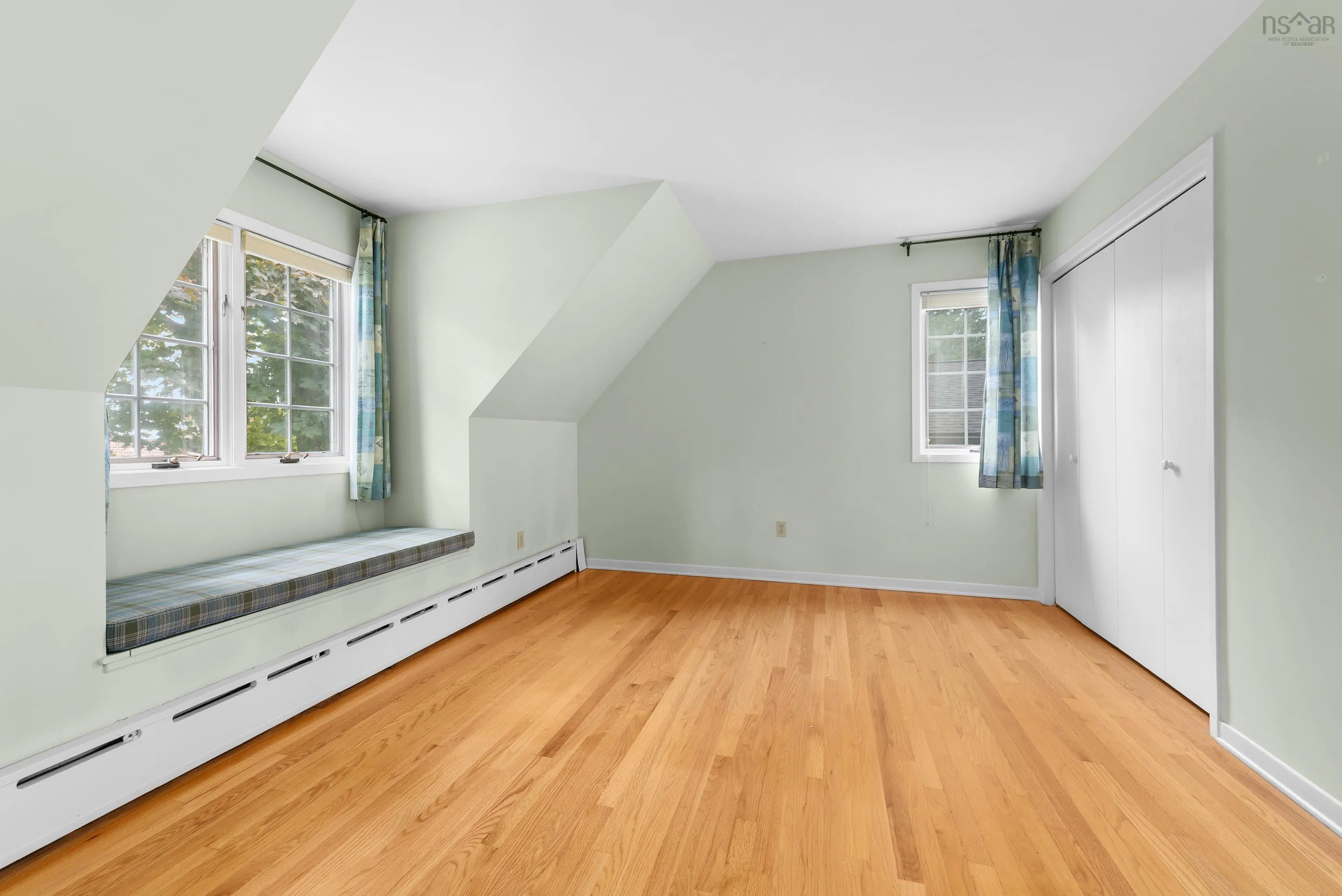 6 Edenbank Terrace, Dartmouth, NS B3A 3S4, 5 Bedrooms Bedrooms, ,4 BathroomsBathrooms,Residential,For Sale,Edenbank,202521932
