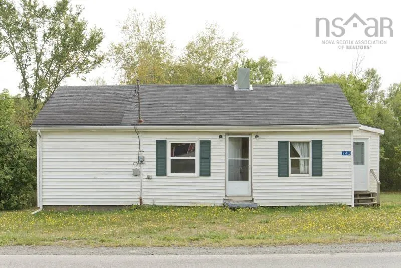 743 Falmouth Back Rd, Falmouth, NS B0P 1P0, 3 Bedrooms Bedrooms, ,1 BathroomBathrooms,Residential,For Sale,Falmouth Back Rd,202523292