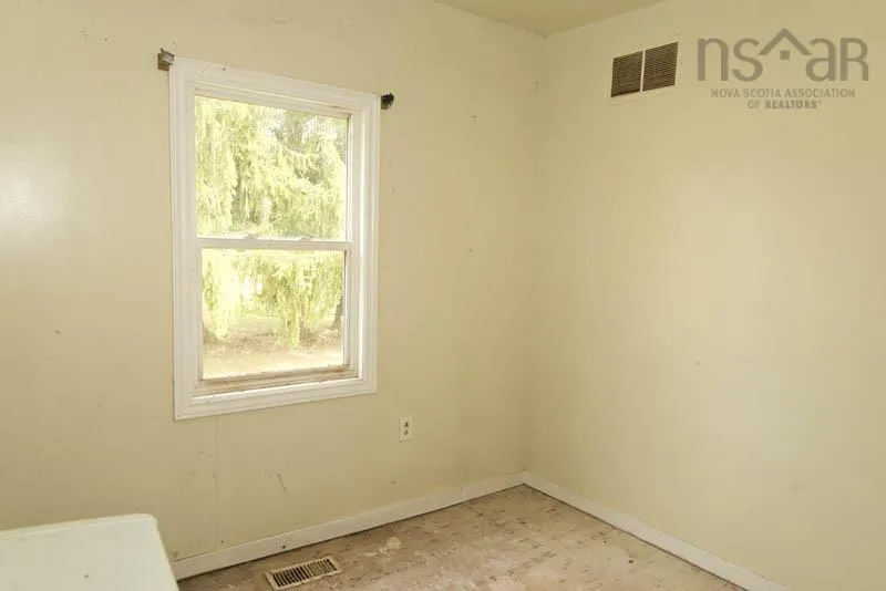 743 Falmouth Back Rd, Falmouth, NS B0P 1P0, 3 Bedrooms Bedrooms, ,1 BathroomBathrooms,Residential,For Sale,Falmouth Back Rd,202523292