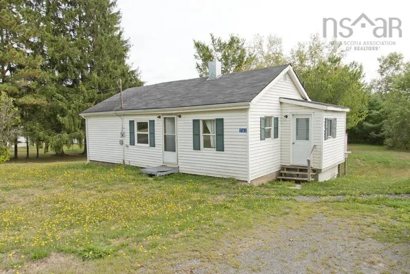 743 Falmouth Back Rd, Falmouth, NS B0P 1P0, 3 Bedrooms Bedrooms, ,1 BathroomBathrooms,Residential,For Sale,Falmouth Back Rd,202523292