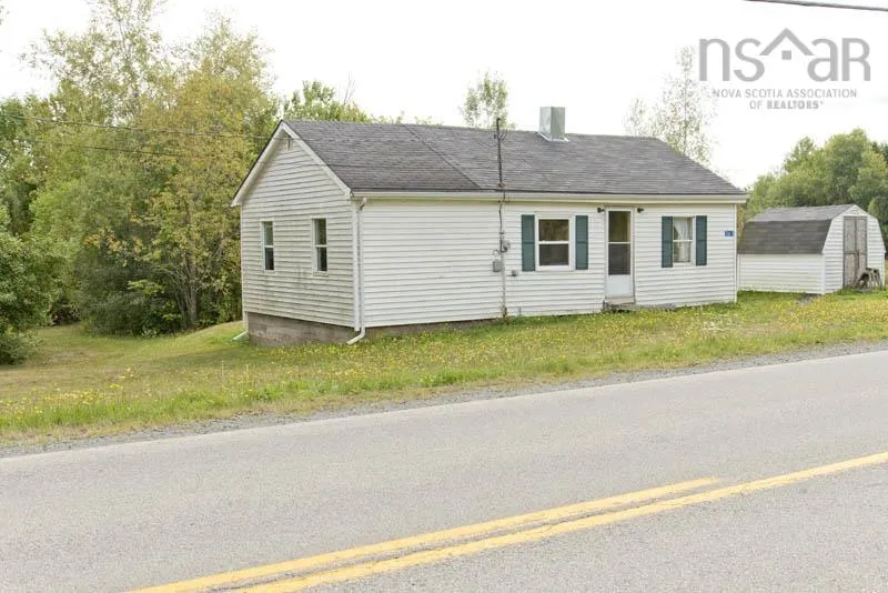 743 Falmouth Back Rd, Falmouth, NS B0P 1P0, 3 Bedrooms Bedrooms, ,1 BathroomBathrooms,Residential,For Sale,Falmouth Back Rd,202523292