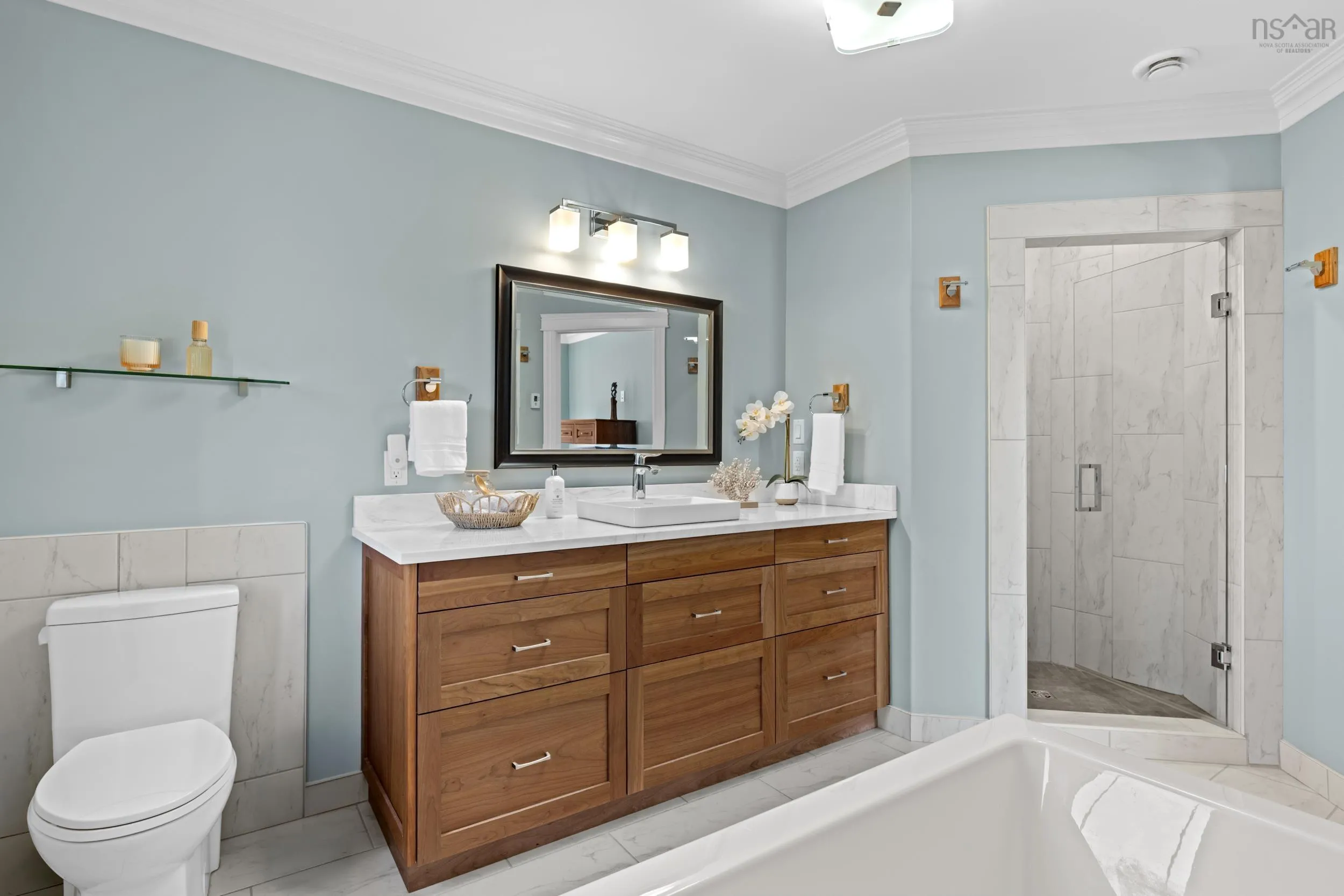 60 Shore Road, Dartmouth, NS B3A 1A3, 3 Bedrooms Bedrooms, ,4 BathroomsBathrooms,Residential,For Sale,Shore,202522887