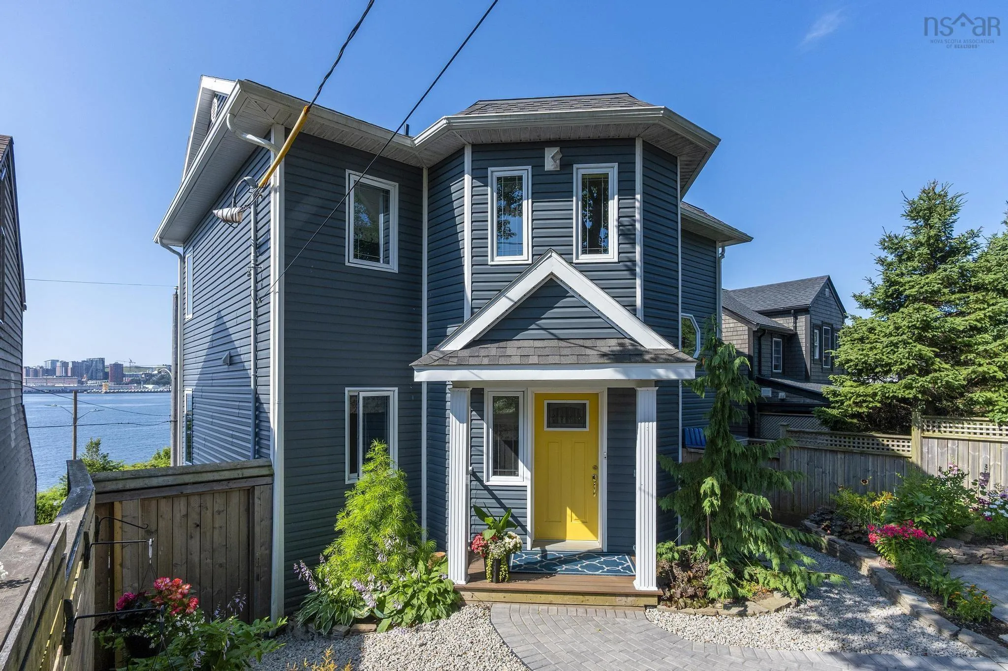 60 Shore Road, Dartmouth, NS B3A 1A3, 3 Bedrooms Bedrooms, ,4 BathroomsBathrooms,Residential,For Sale,Shore,202522887
